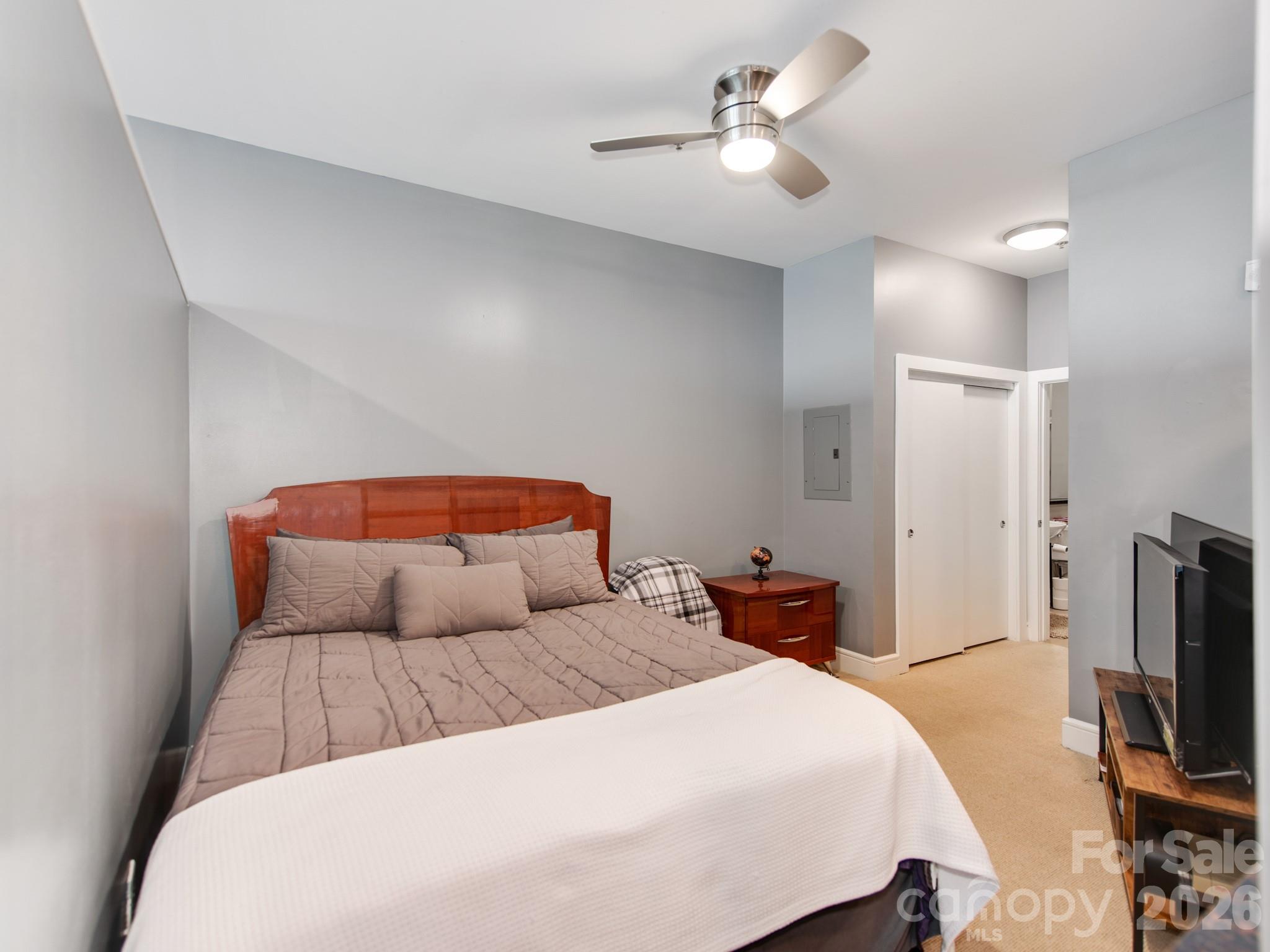 333 W Trade Street — Charlotte