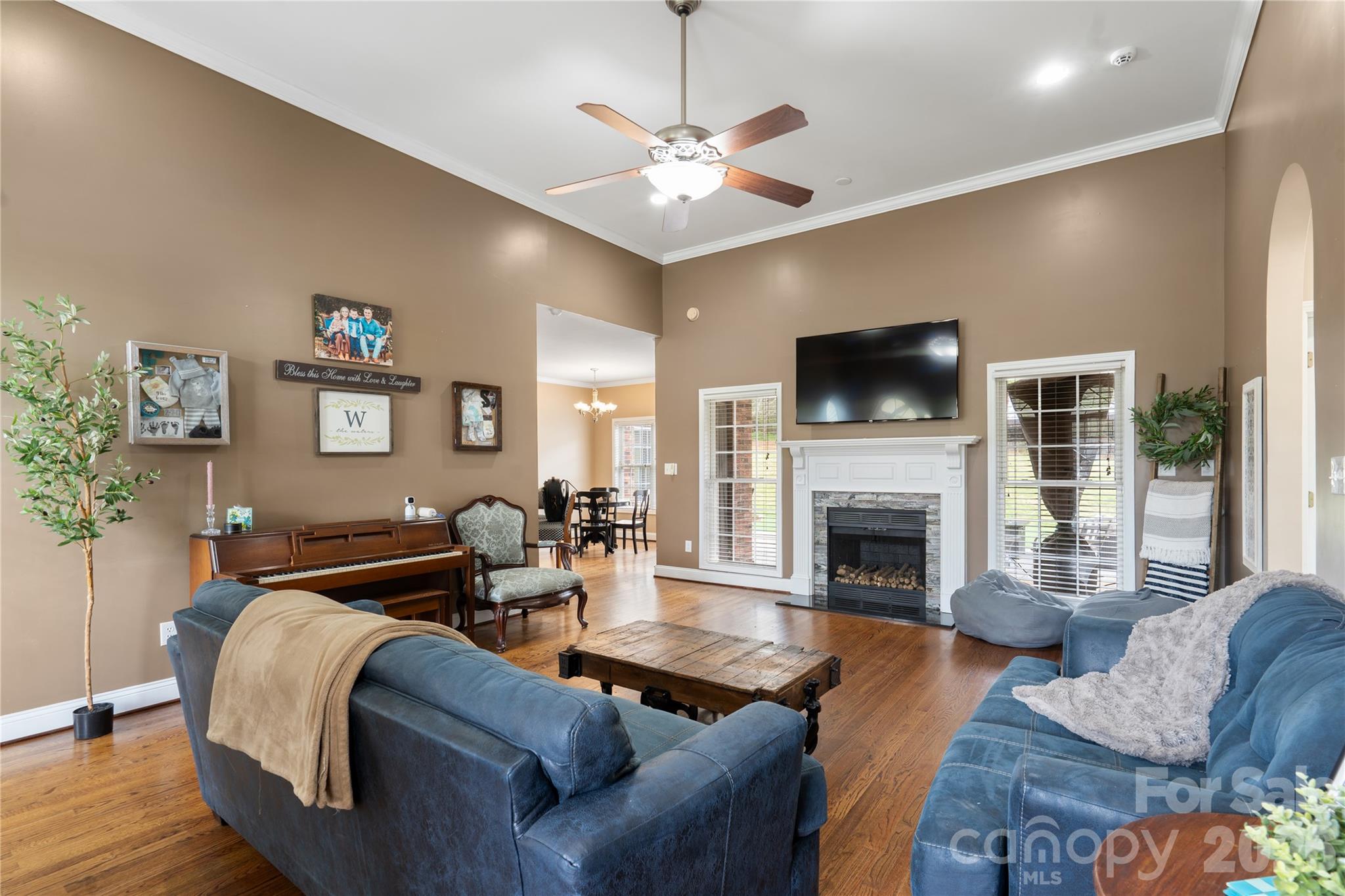 2472 Genelia Drive — Claremont