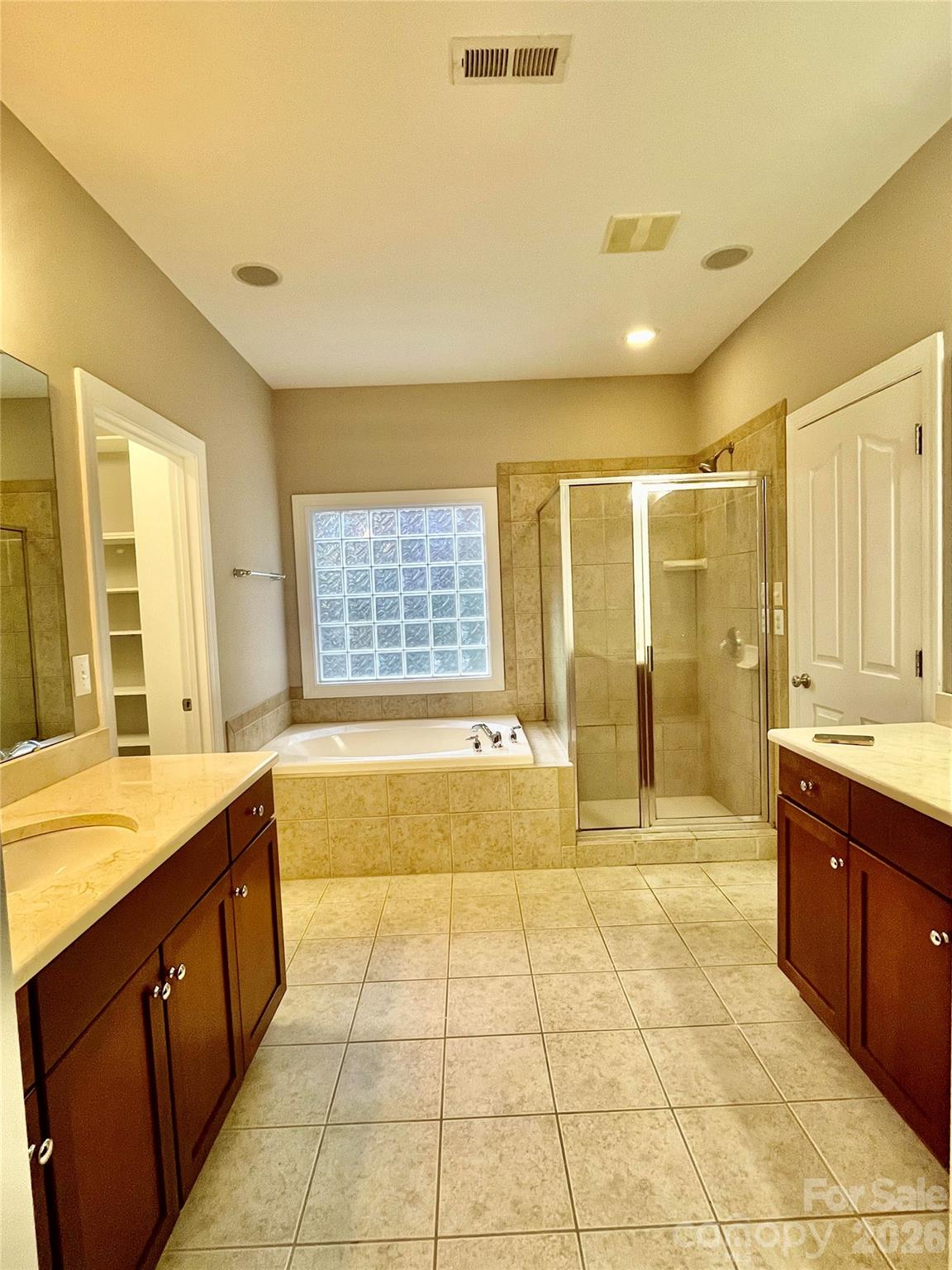 1925 Carlota Court — Charlotte