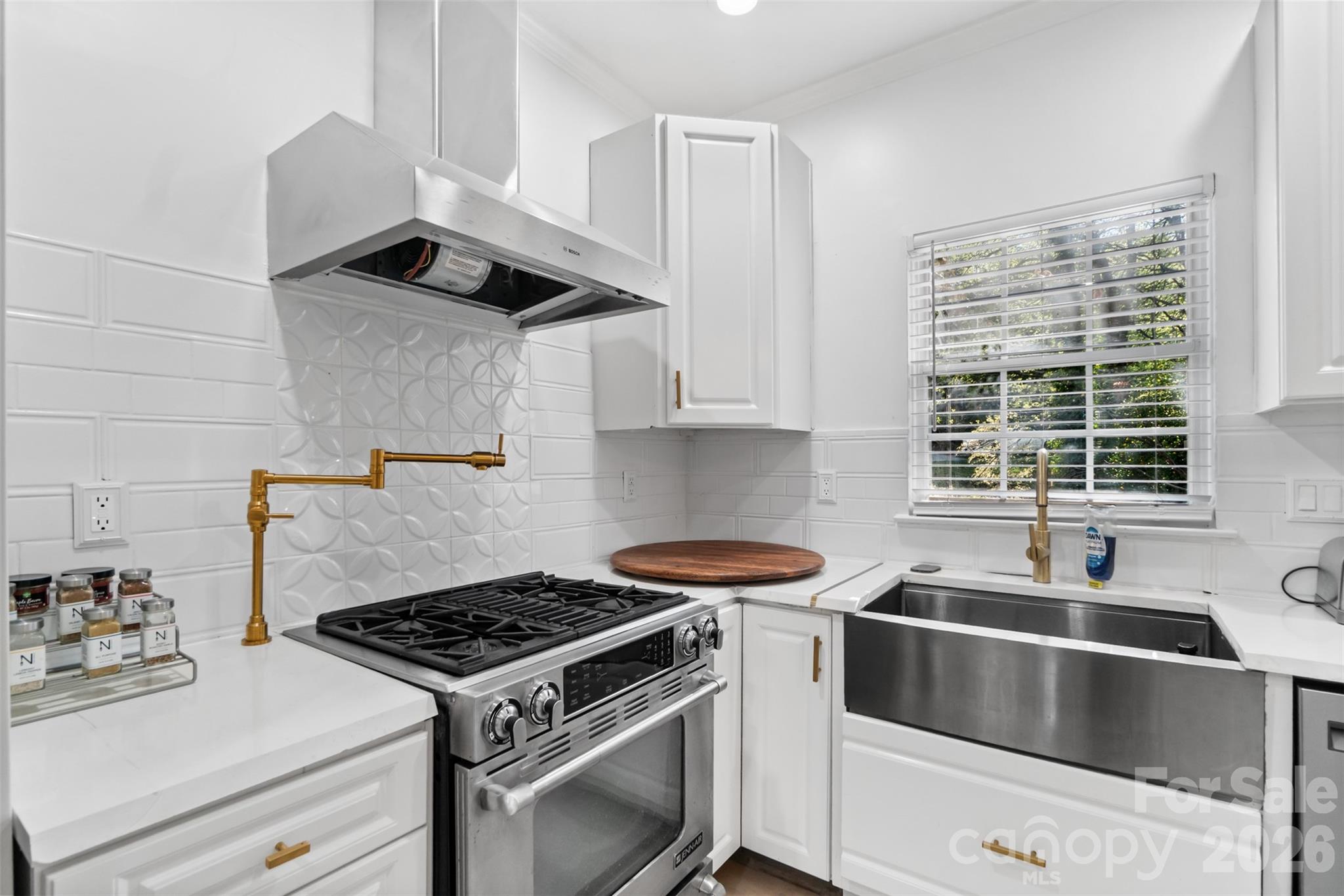 6239 Skyline Drive — Charlotte