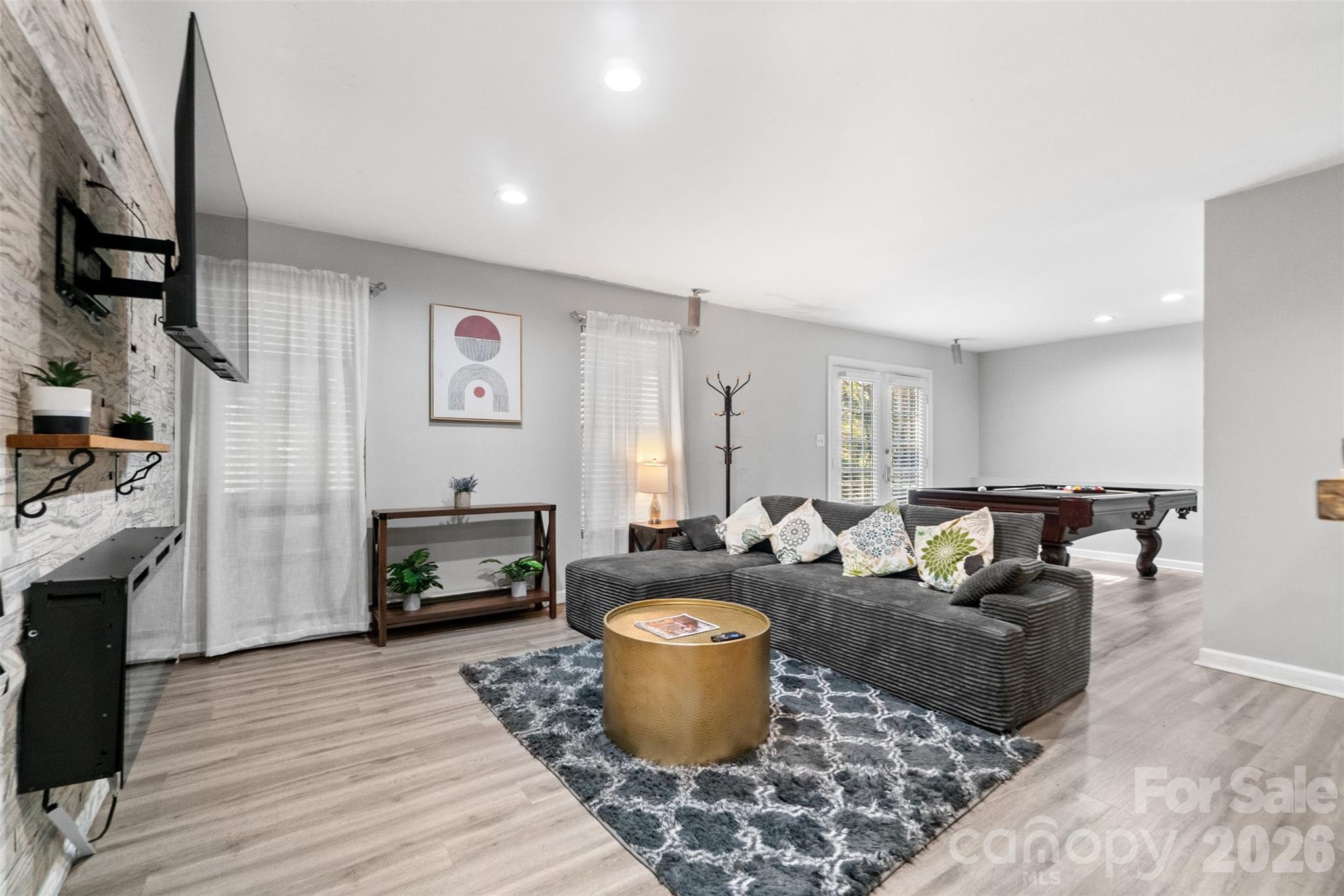 6239 Skyline Drive — Charlotte
