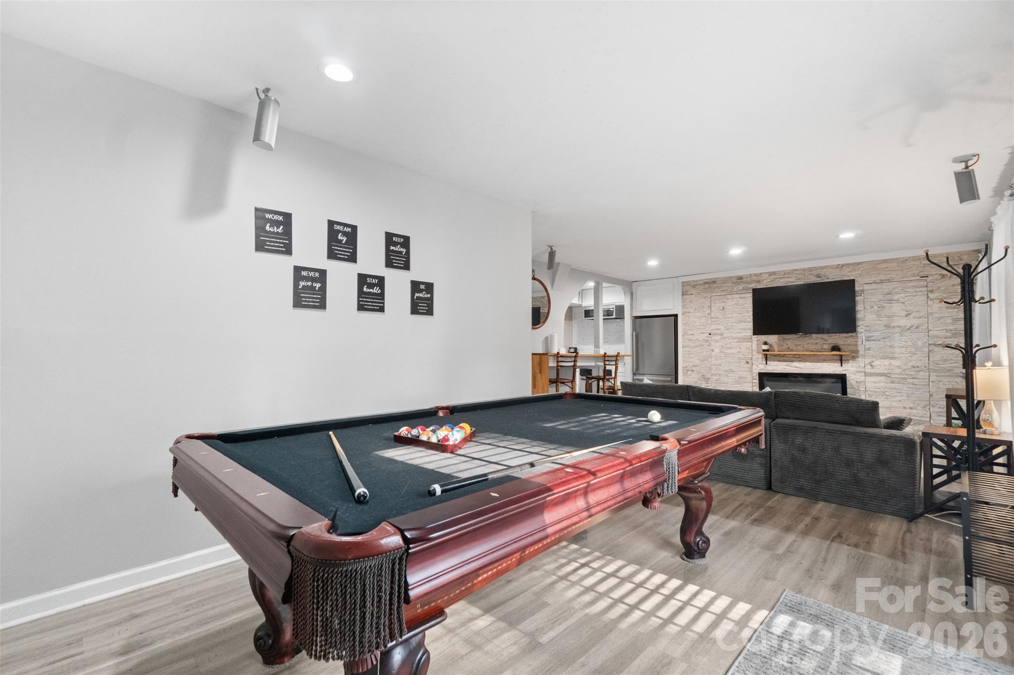 6239 Skyline Drive — Charlotte