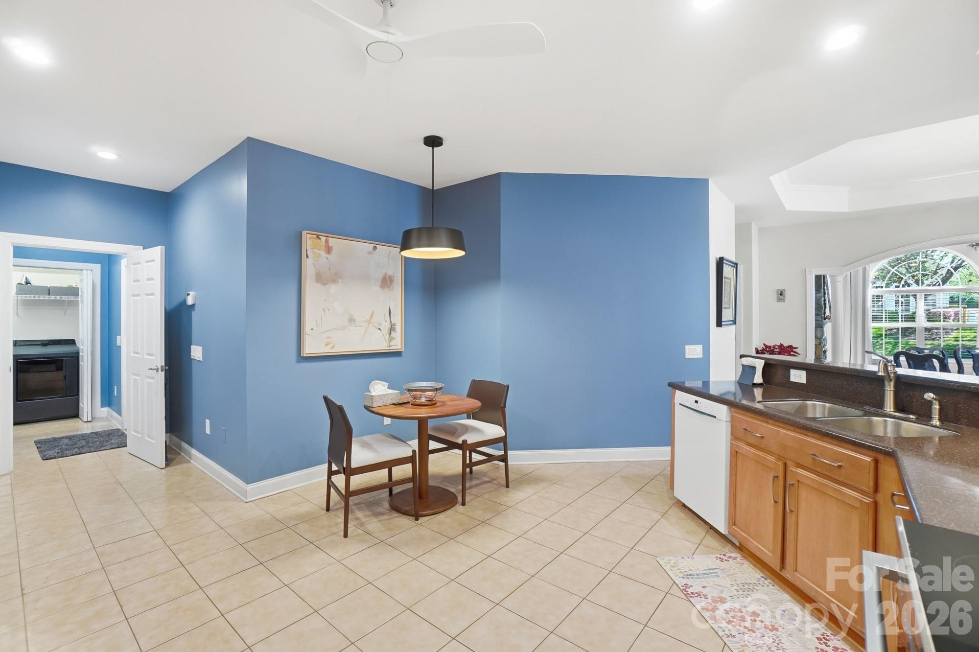 3270 Abbey Walk Lane — Matthews