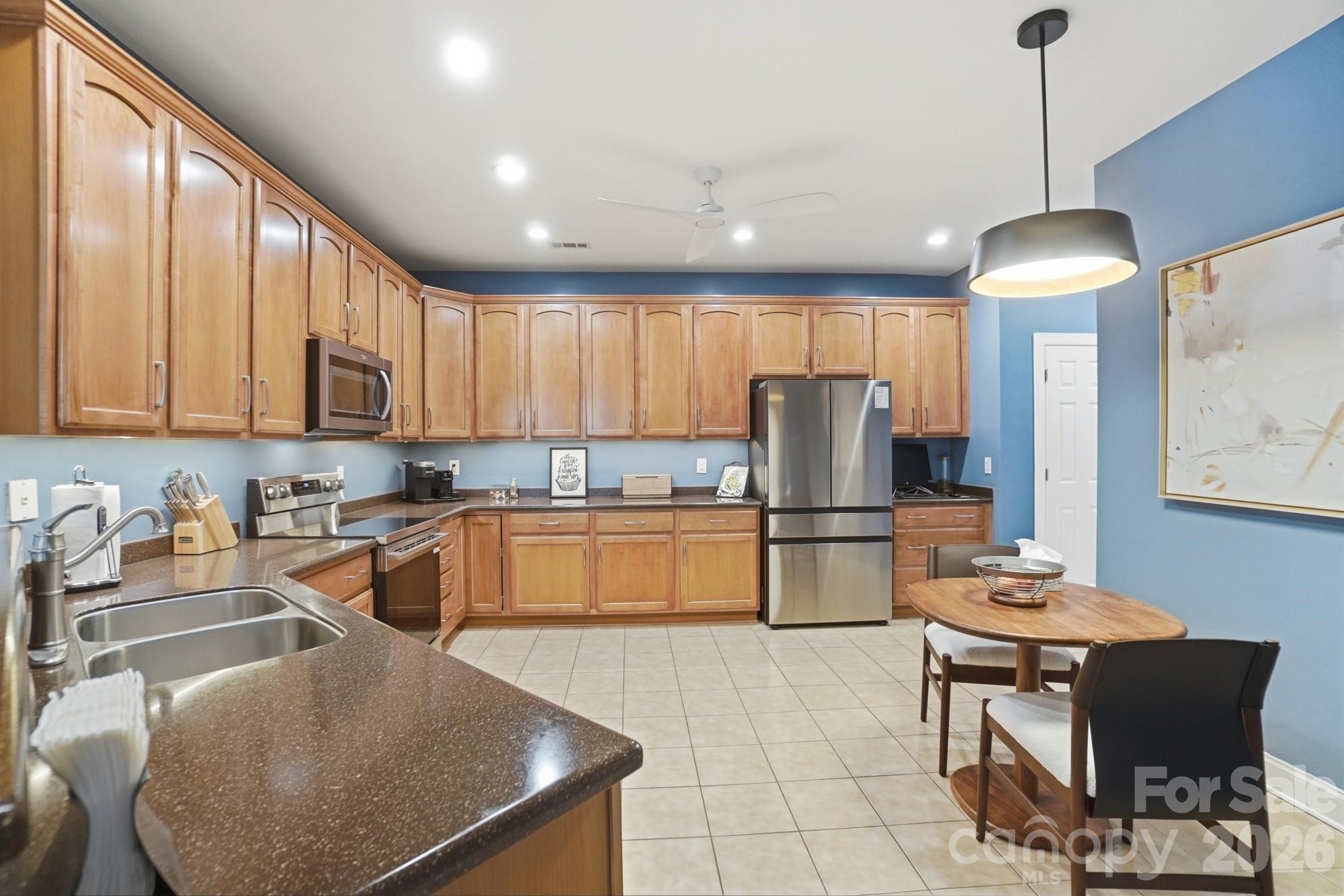 3270 Abbey Walk Lane — Matthews