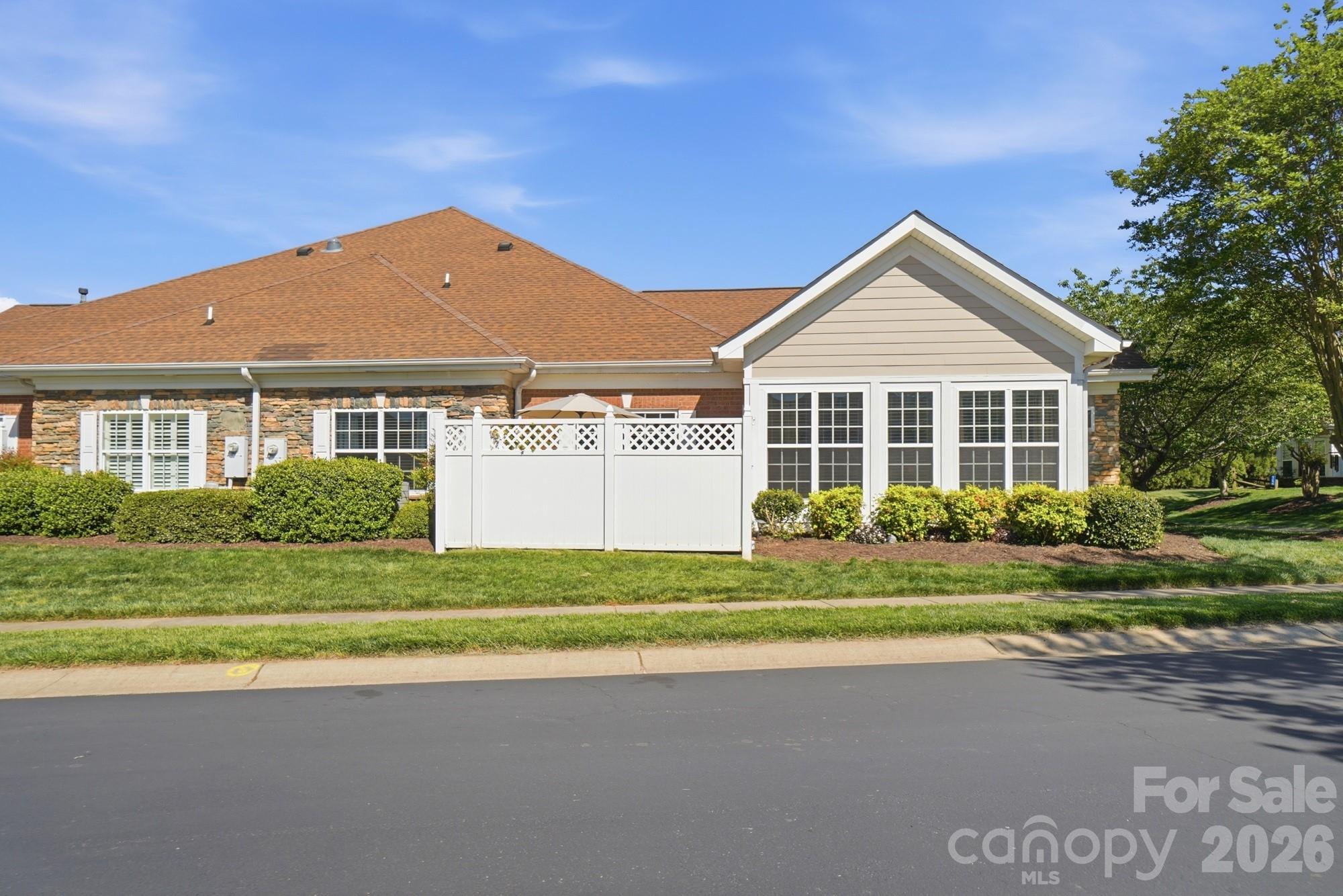 3270 Abbey Walk Lane — Matthews