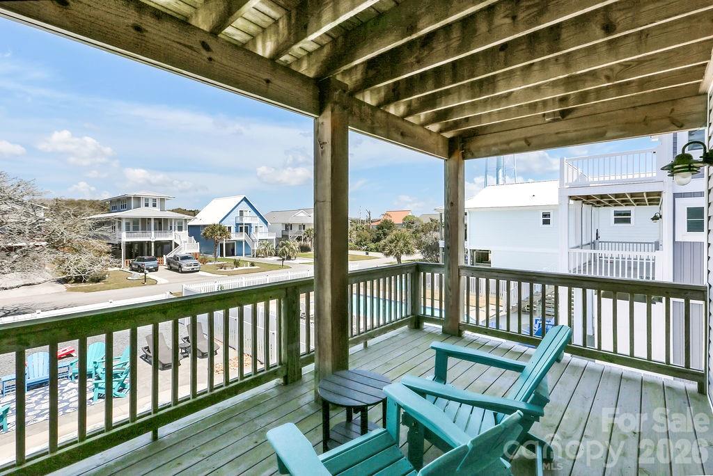 118 W Dolphin Drive — Oak Island