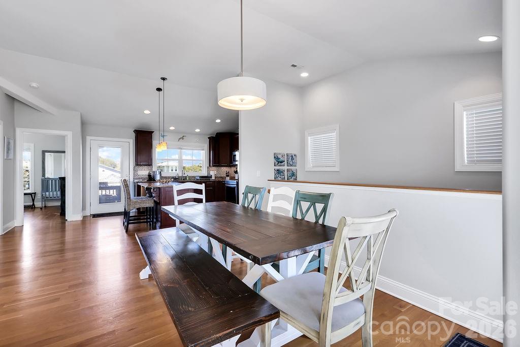 118 W Dolphin Drive — Oak Island