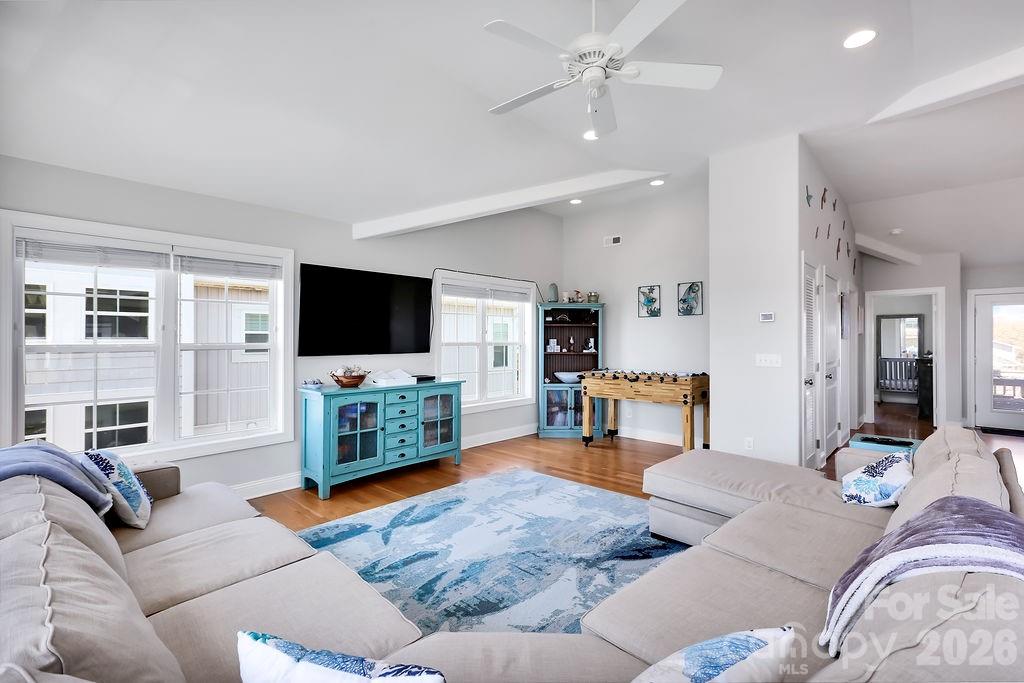 118 W Dolphin Drive — Oak Island