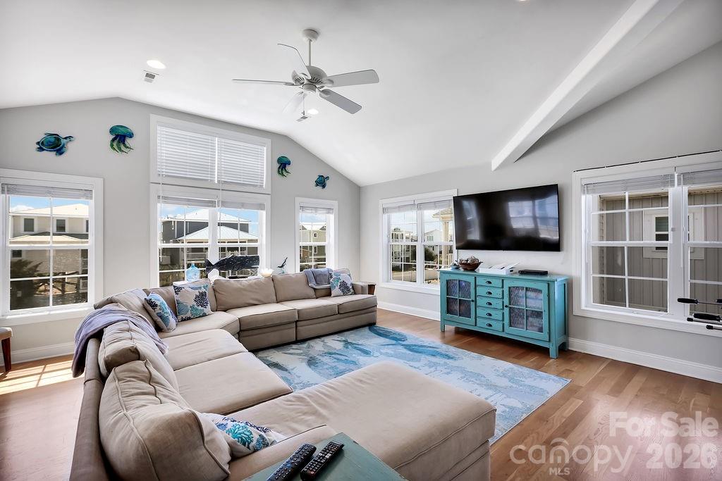 118 W Dolphin Drive — Oak Island