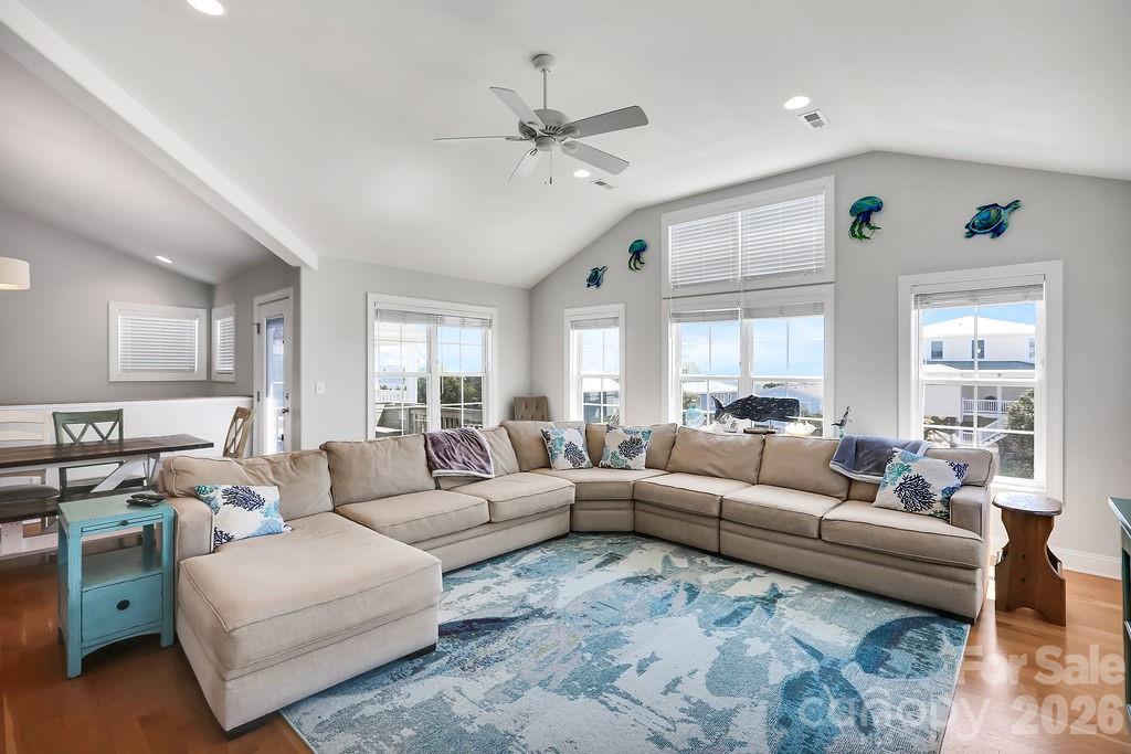 118 W Dolphin Drive — Oak Island