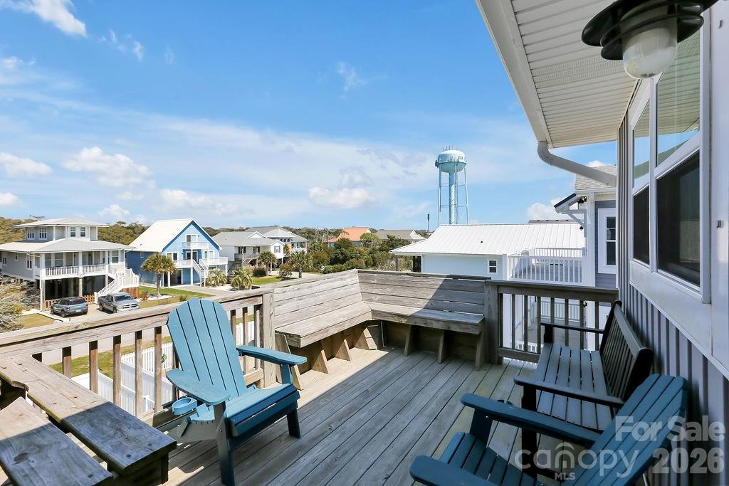 118 W Dolphin Drive — Oak Island