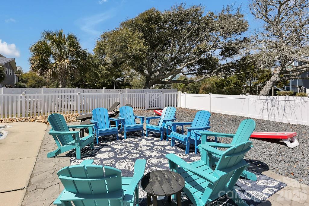 118 W Dolphin Drive — Oak Island