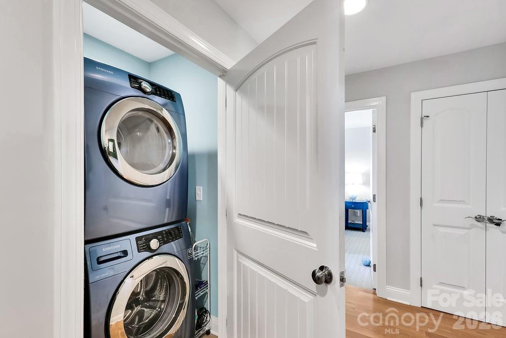 118 W Dolphin Drive — Oak Island