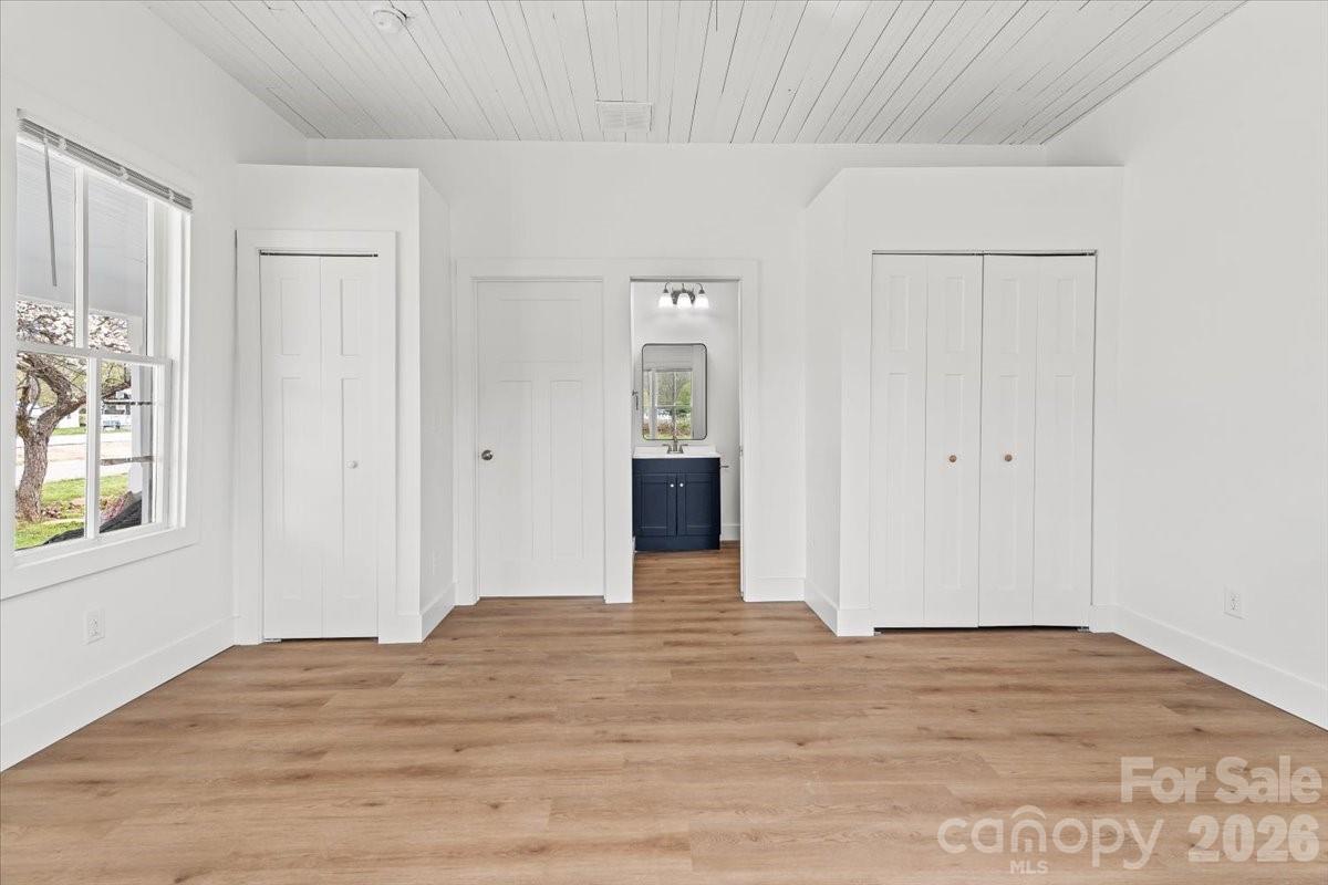 1623 Barnardsville Highway — Barnardsville