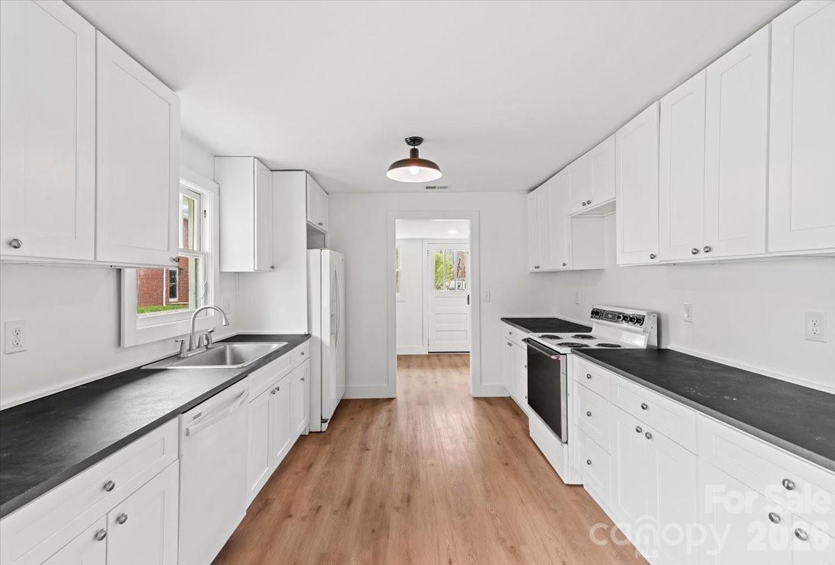 1623 Barnardsville Highway — Barnardsville