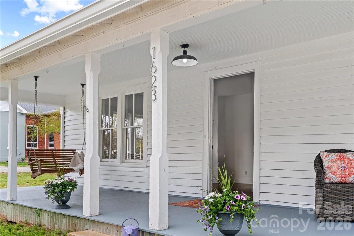 1623 Barnardsville Highway — Barnardsville
