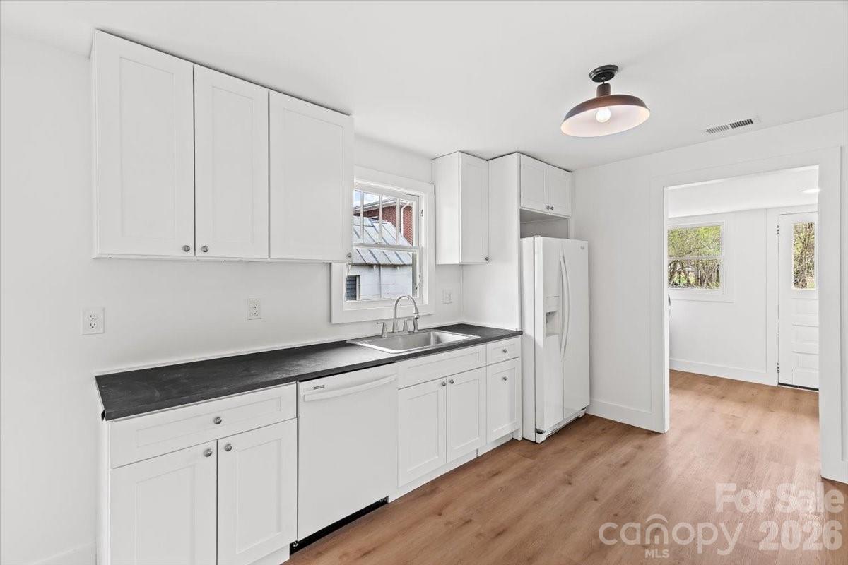 1623 Barnardsville Highway — Barnardsville