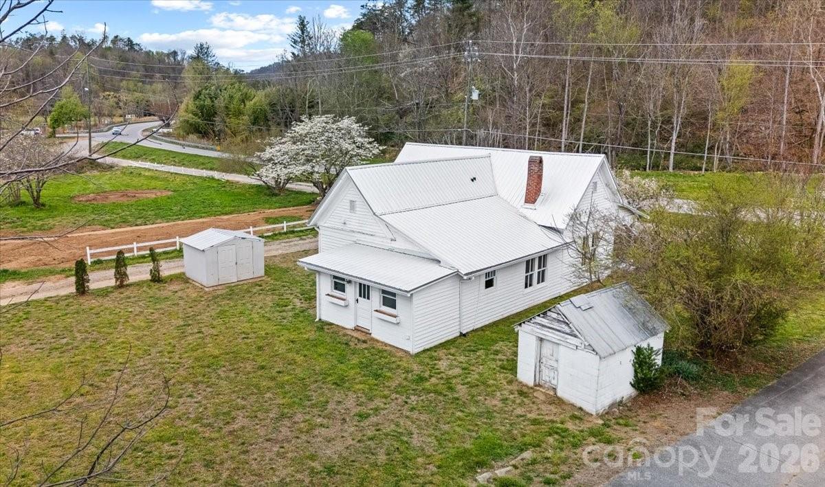 1623 Barnardsville Highway — Barnardsville