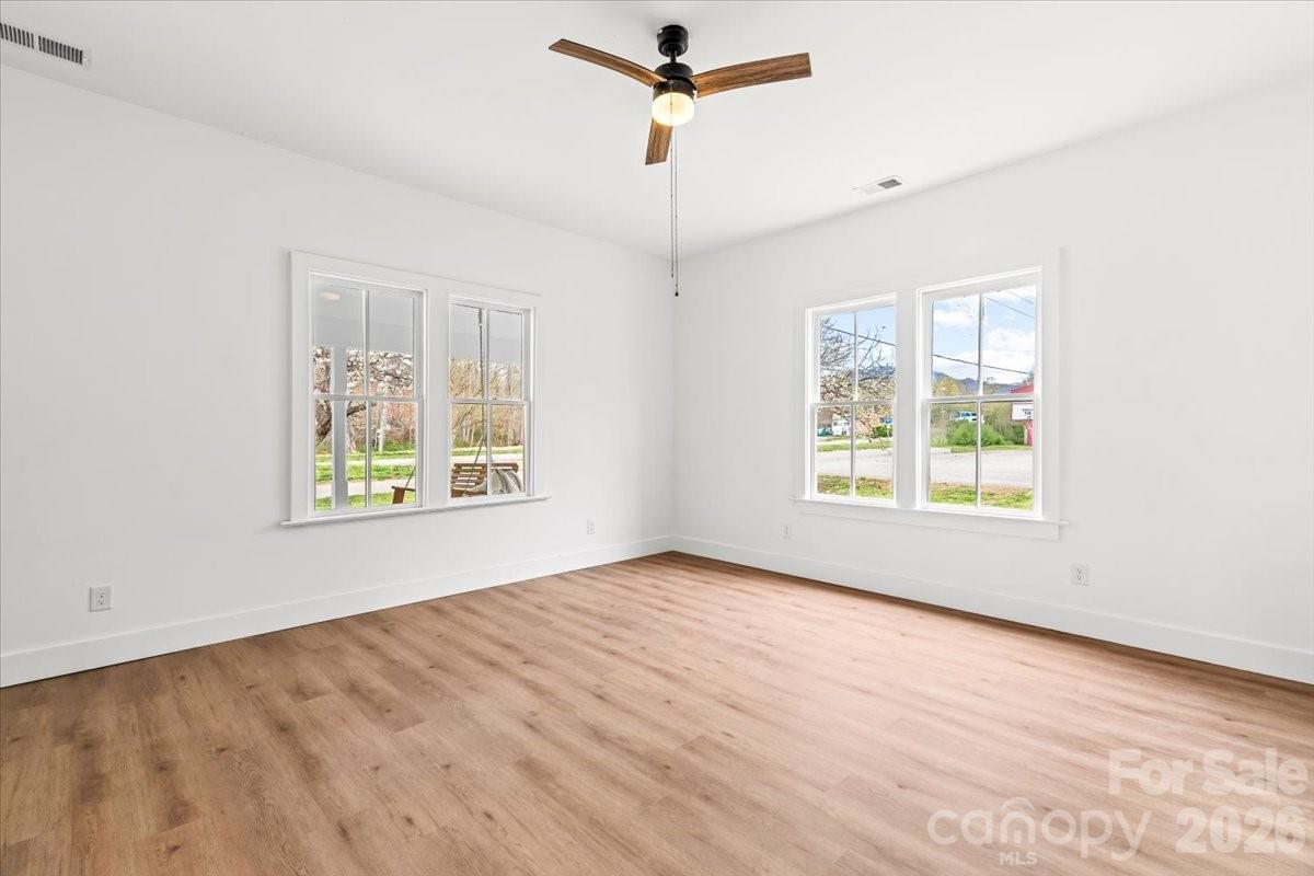 1623 Barnardsville Highway — Barnardsville
