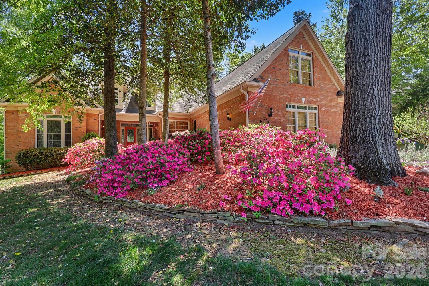 225 Highland Forest Drive — Clover