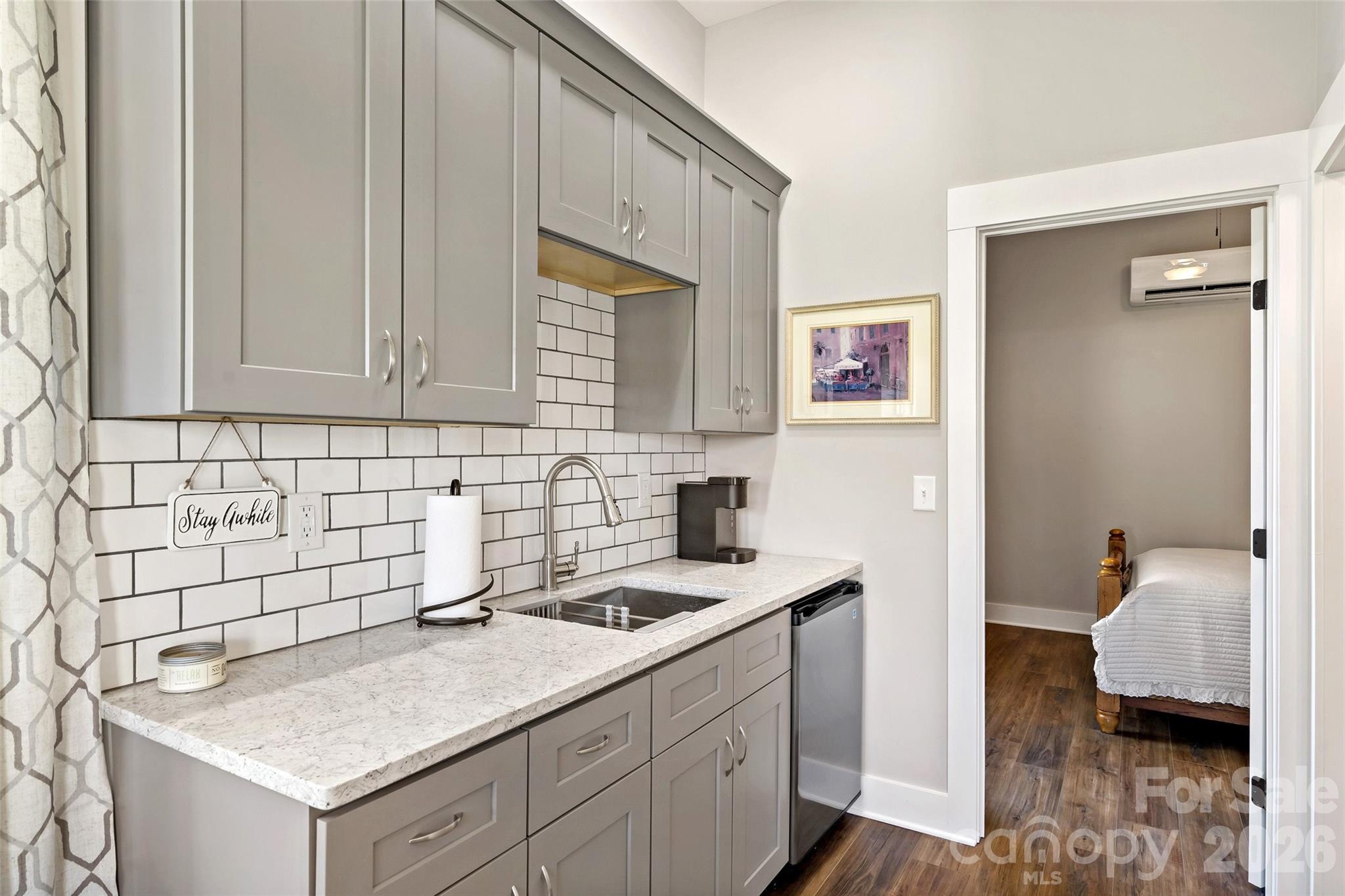 207 Lake Crest Drive #11 — Nebo