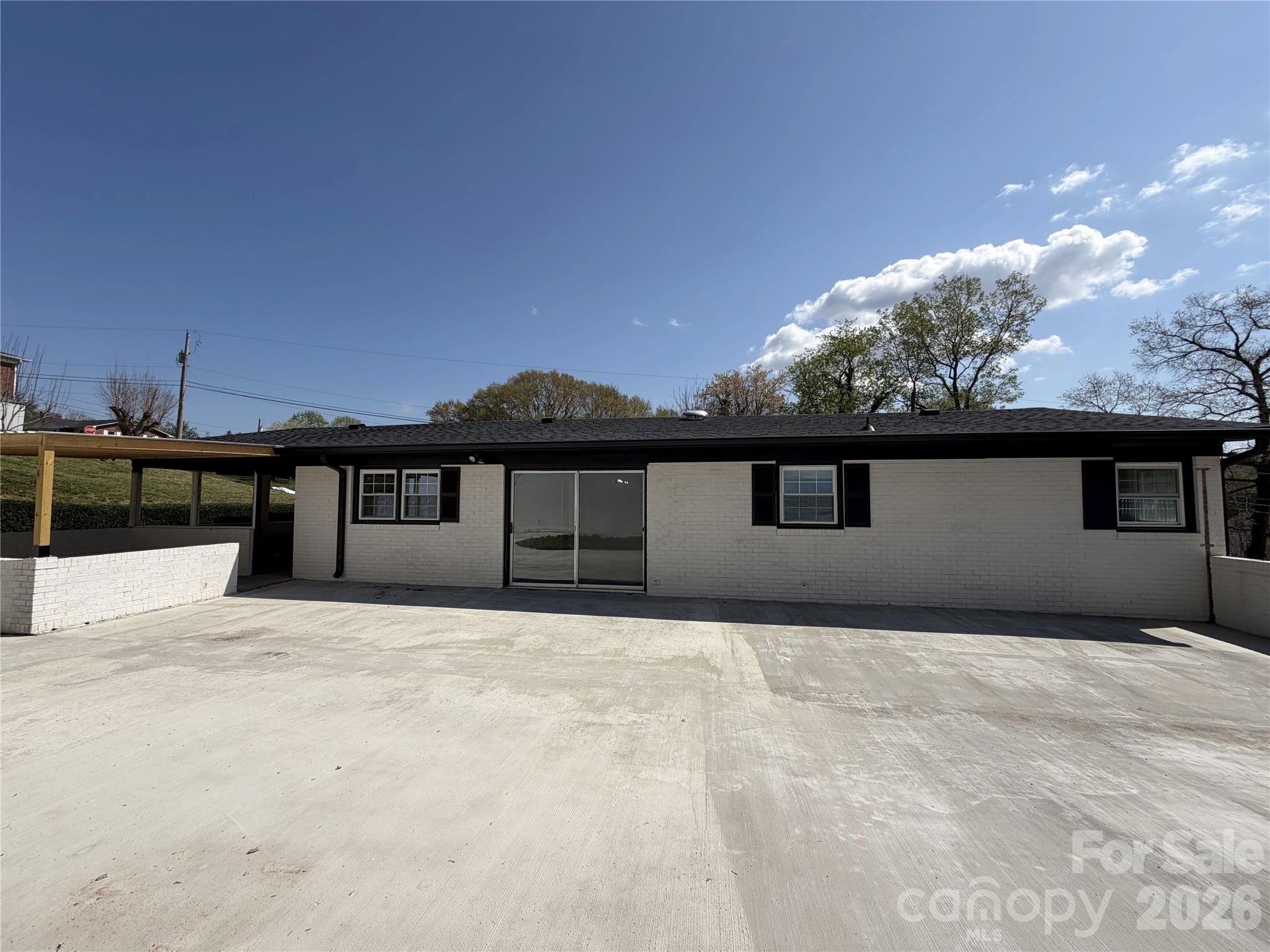 202 WOODWARD Avenue — Morganton