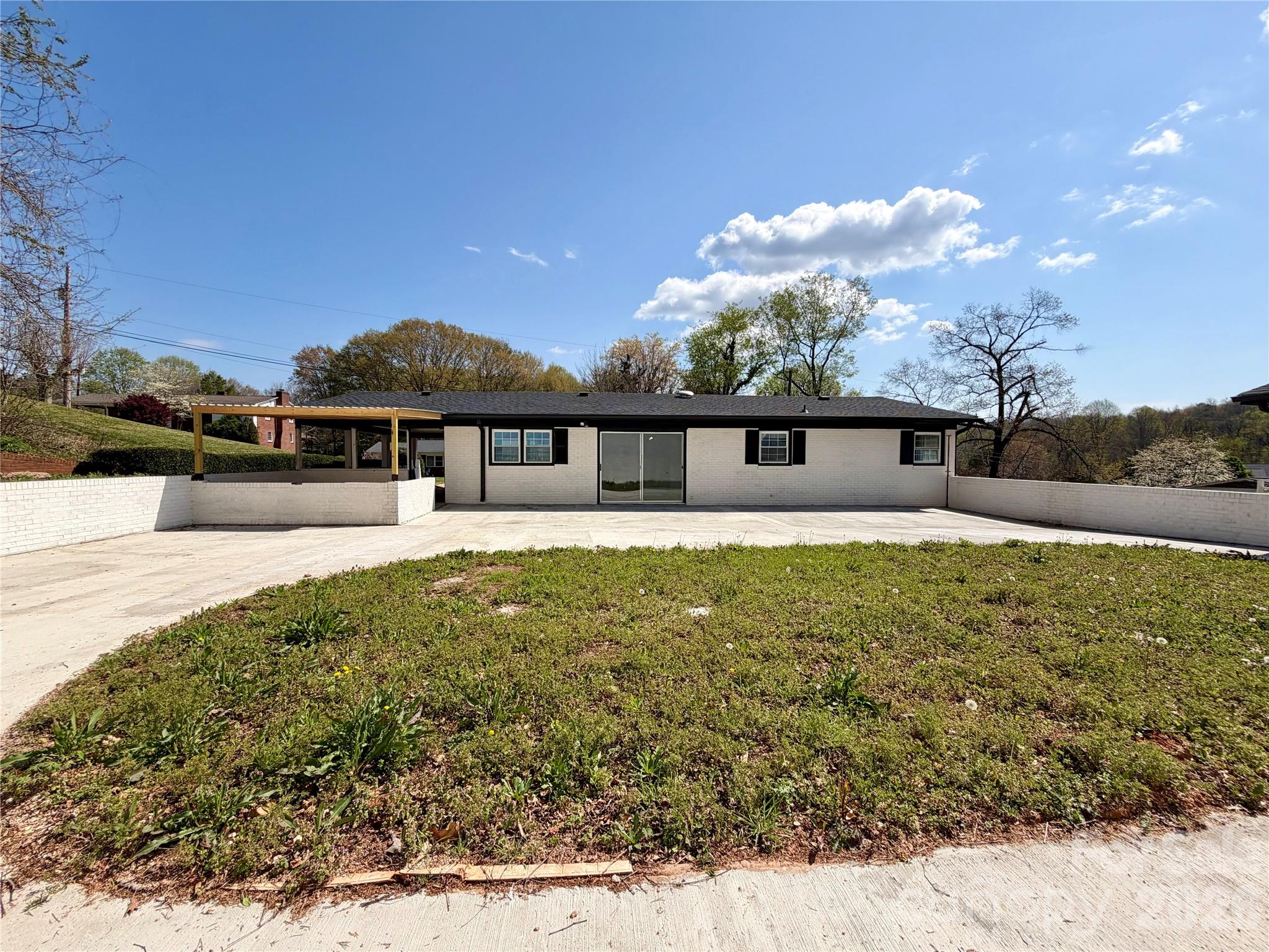 202 WOODWARD Avenue — Morganton
