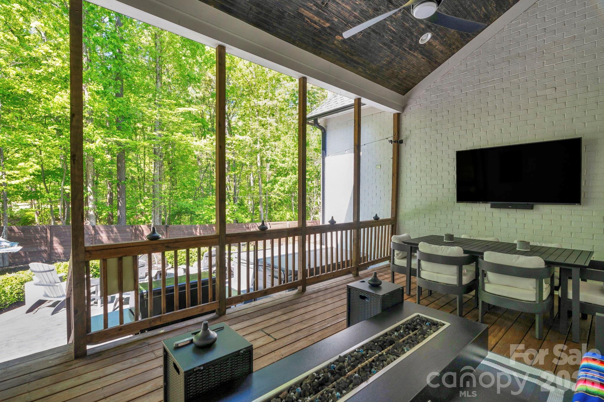 365 Stone Cliff Lane — Clover