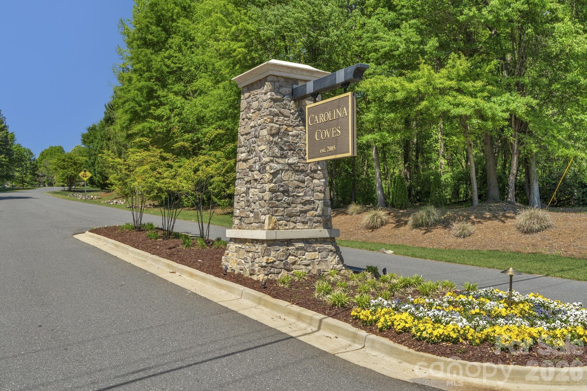 365 Stone Cliff Lane — Clover