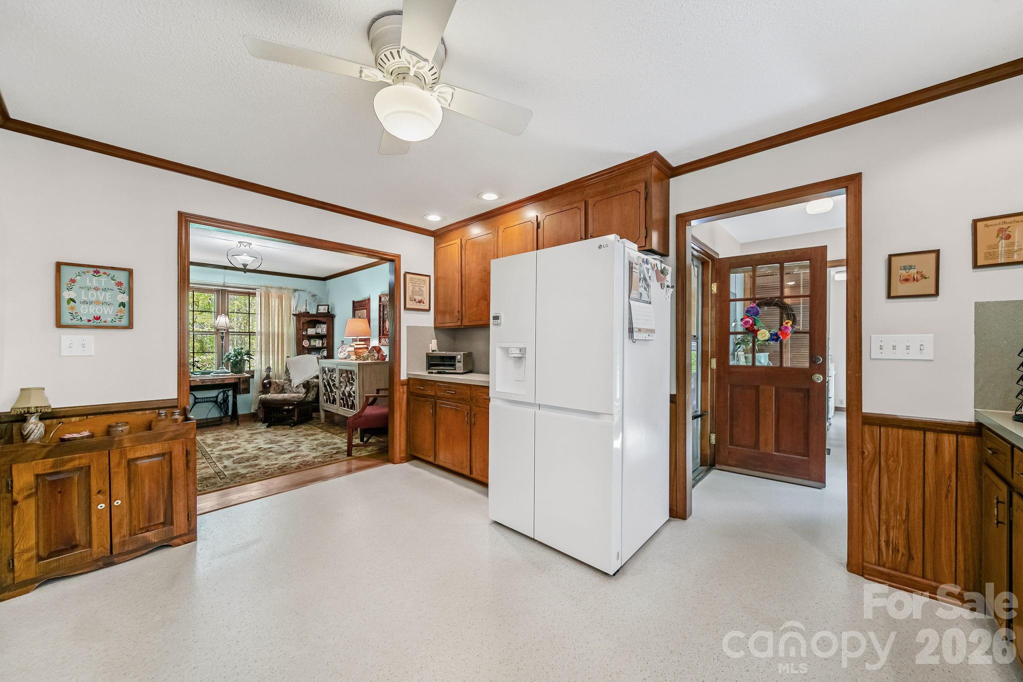 2056 Lawrence Road — Clover