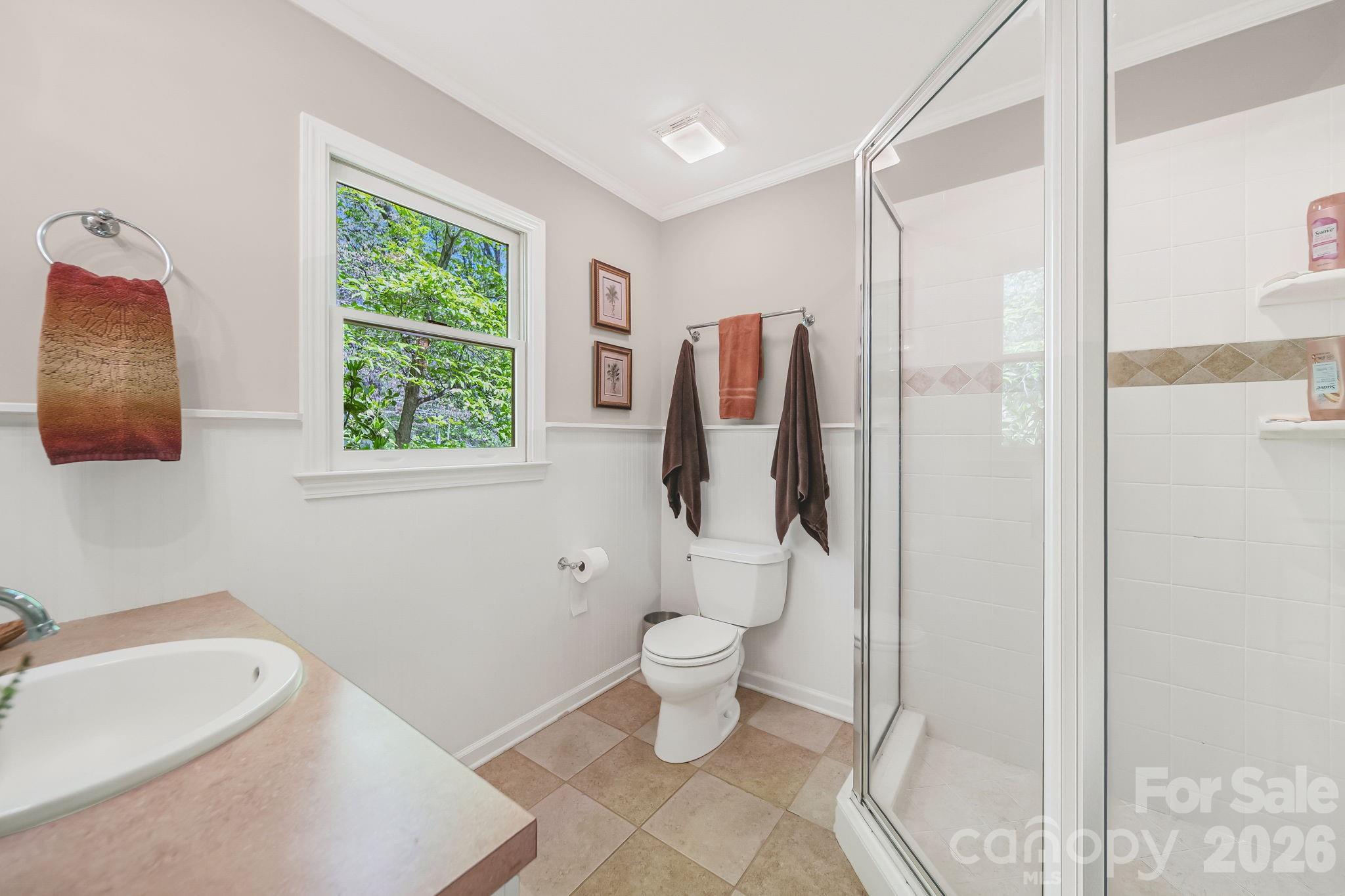 2056 Lawrence Road — Clover