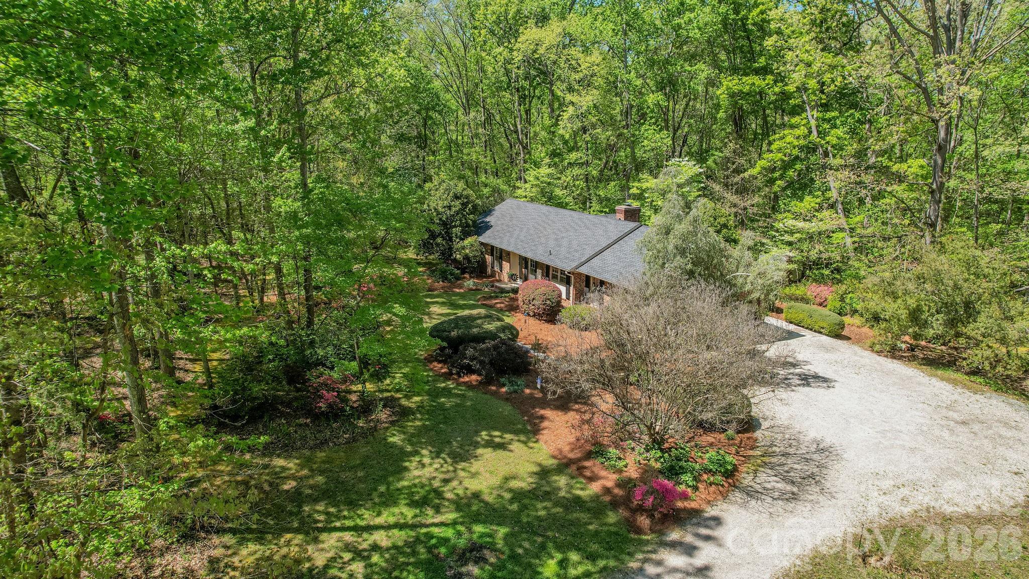 2056 Lawrence Road — Clover