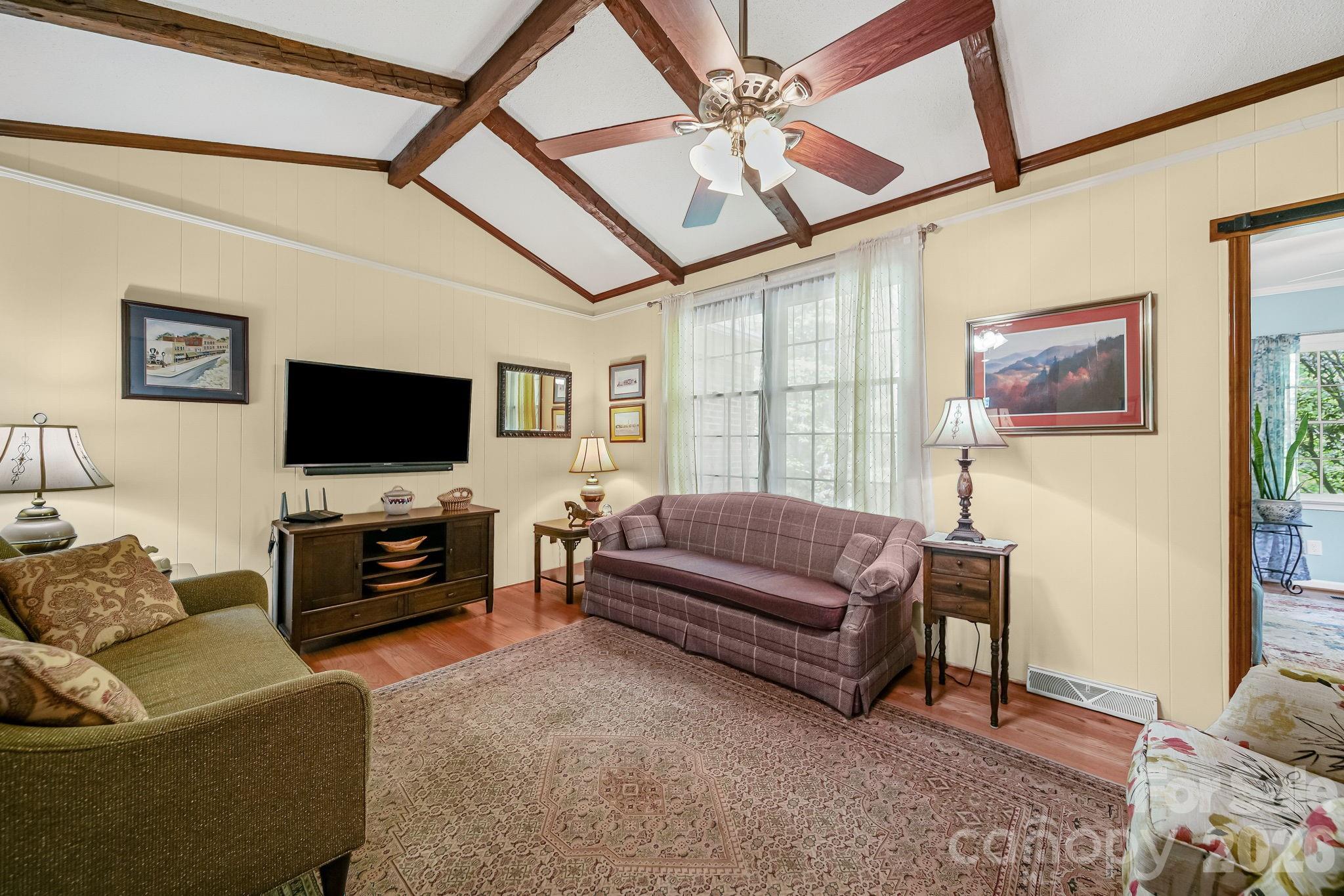 2056 Lawrence Road — Clover