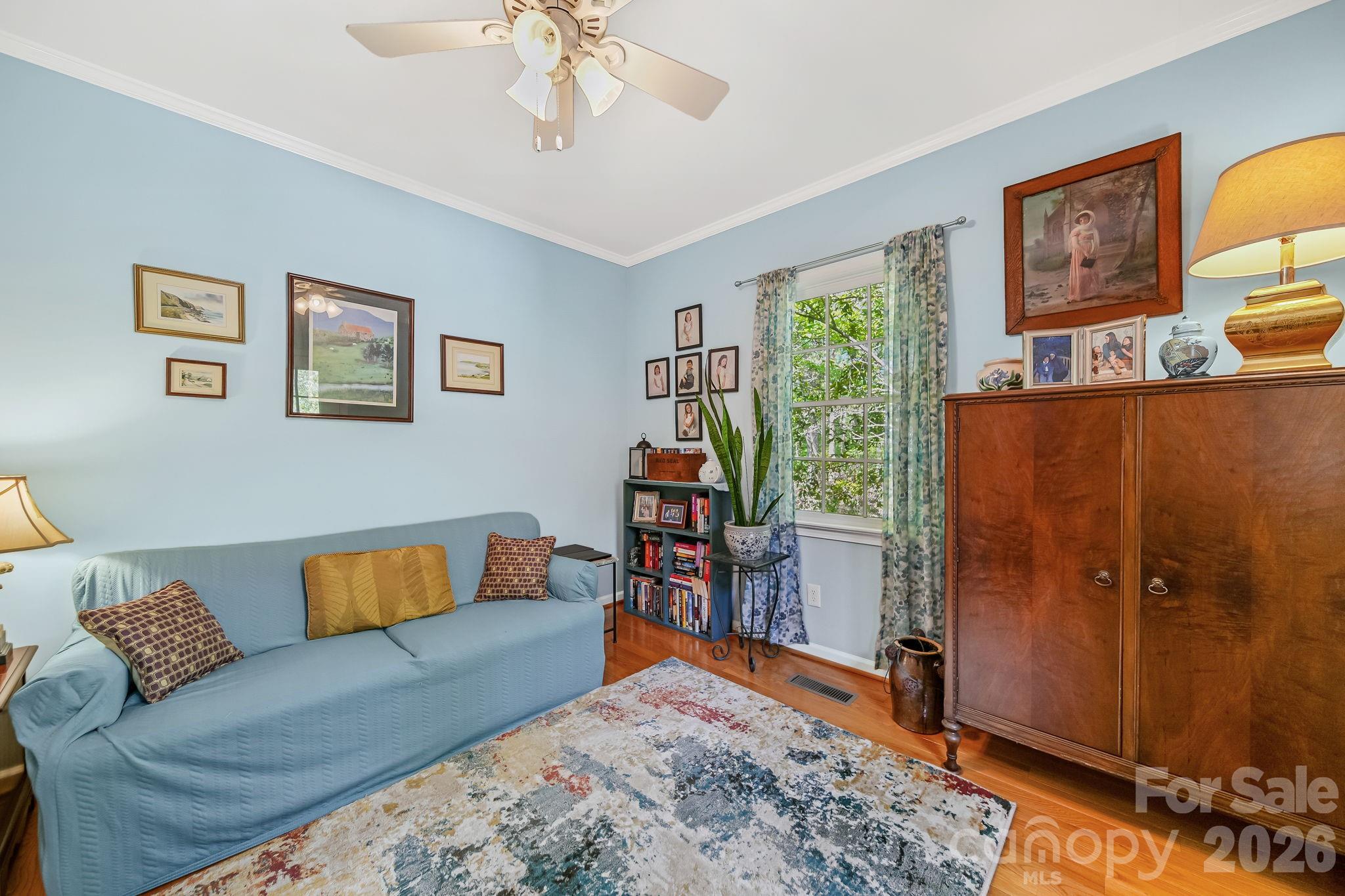 2056 Lawrence Road — Clover
