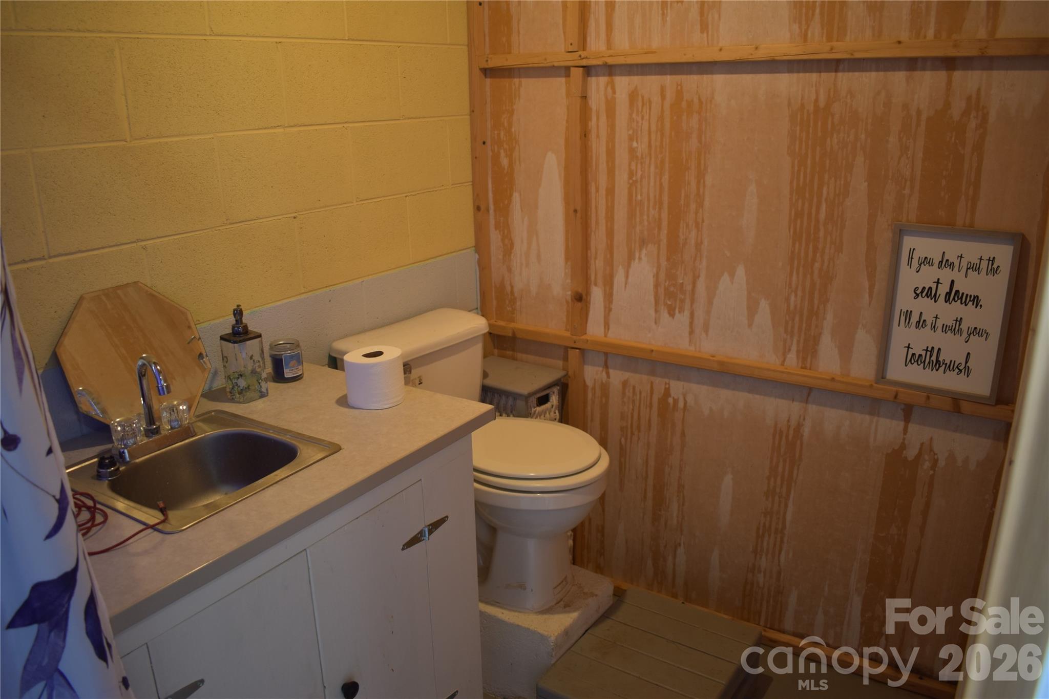 103 Regina Drive — Morganton
