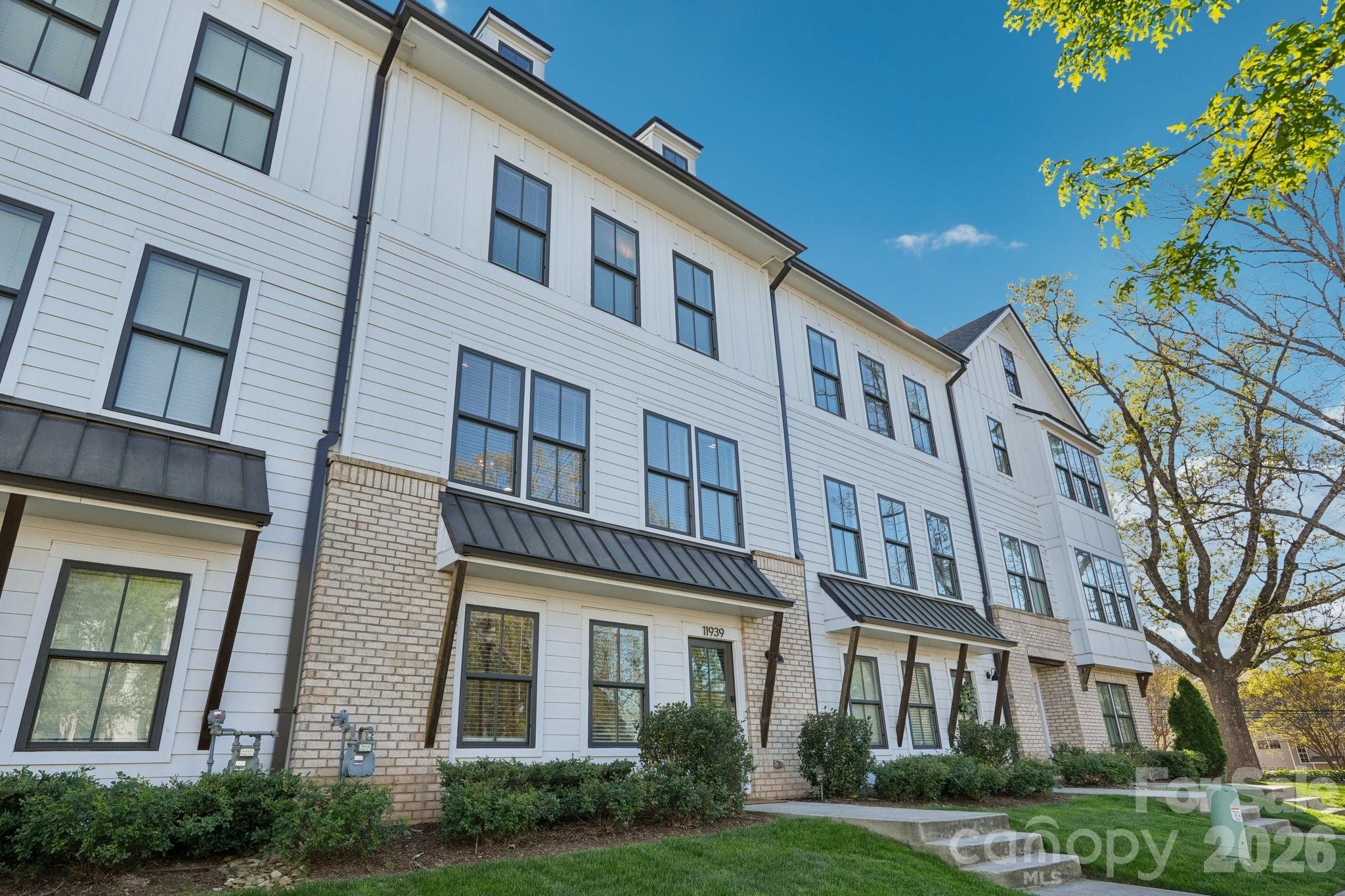 11939 Fiddlers Roof Lane — Charlotte