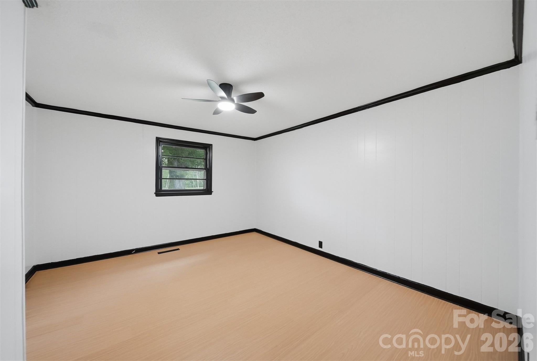 201 Cape Hickory Road — Hickory