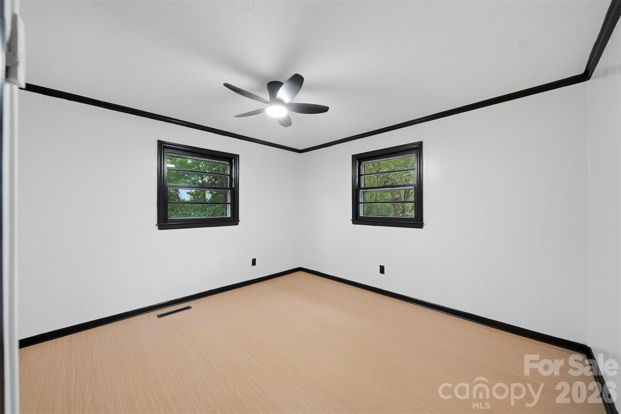 201 Cape Hickory Road — Hickory