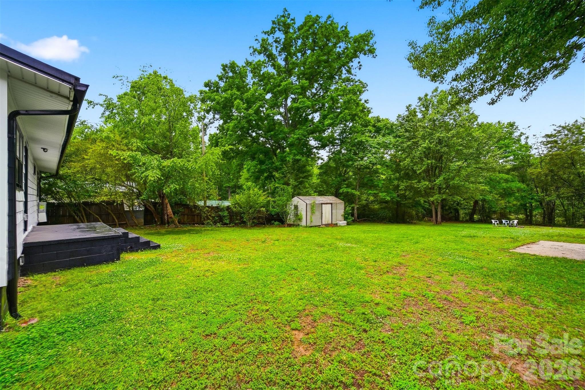 201 Cape Hickory Road — Hickory