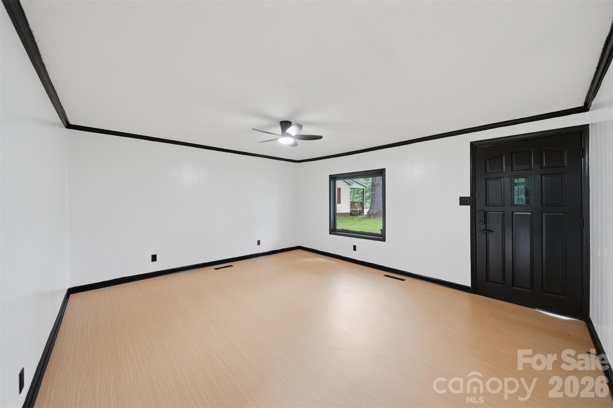 201 Cape Hickory Road — Hickory