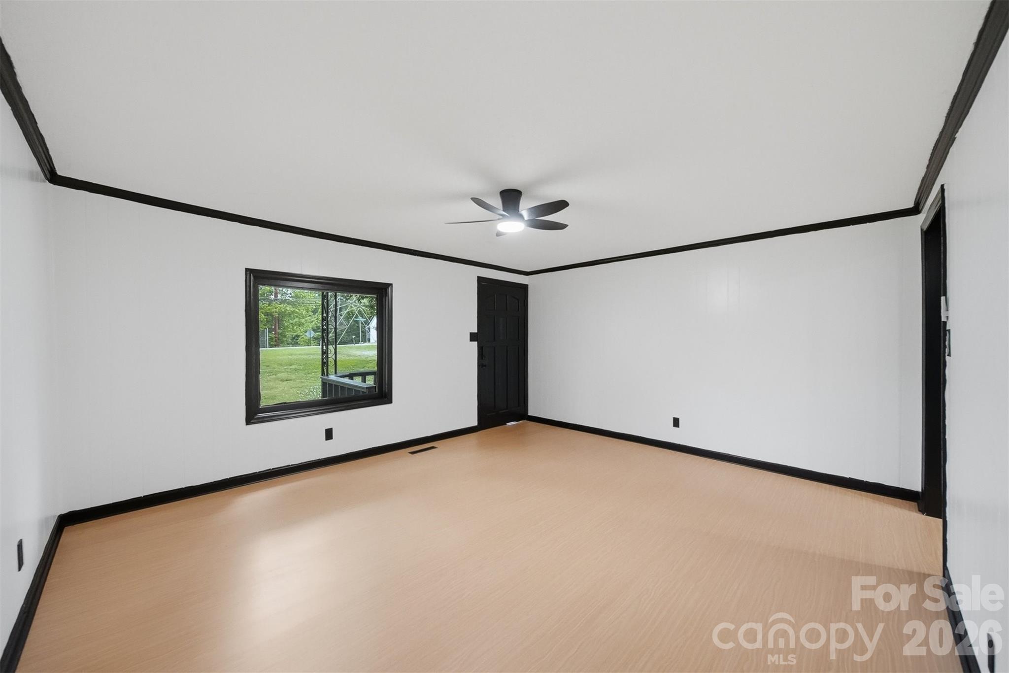 201 Cape Hickory Road — Hickory