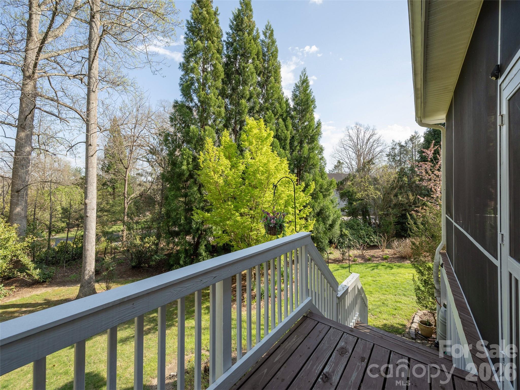 83 Towne Place Drive — Hendersonville