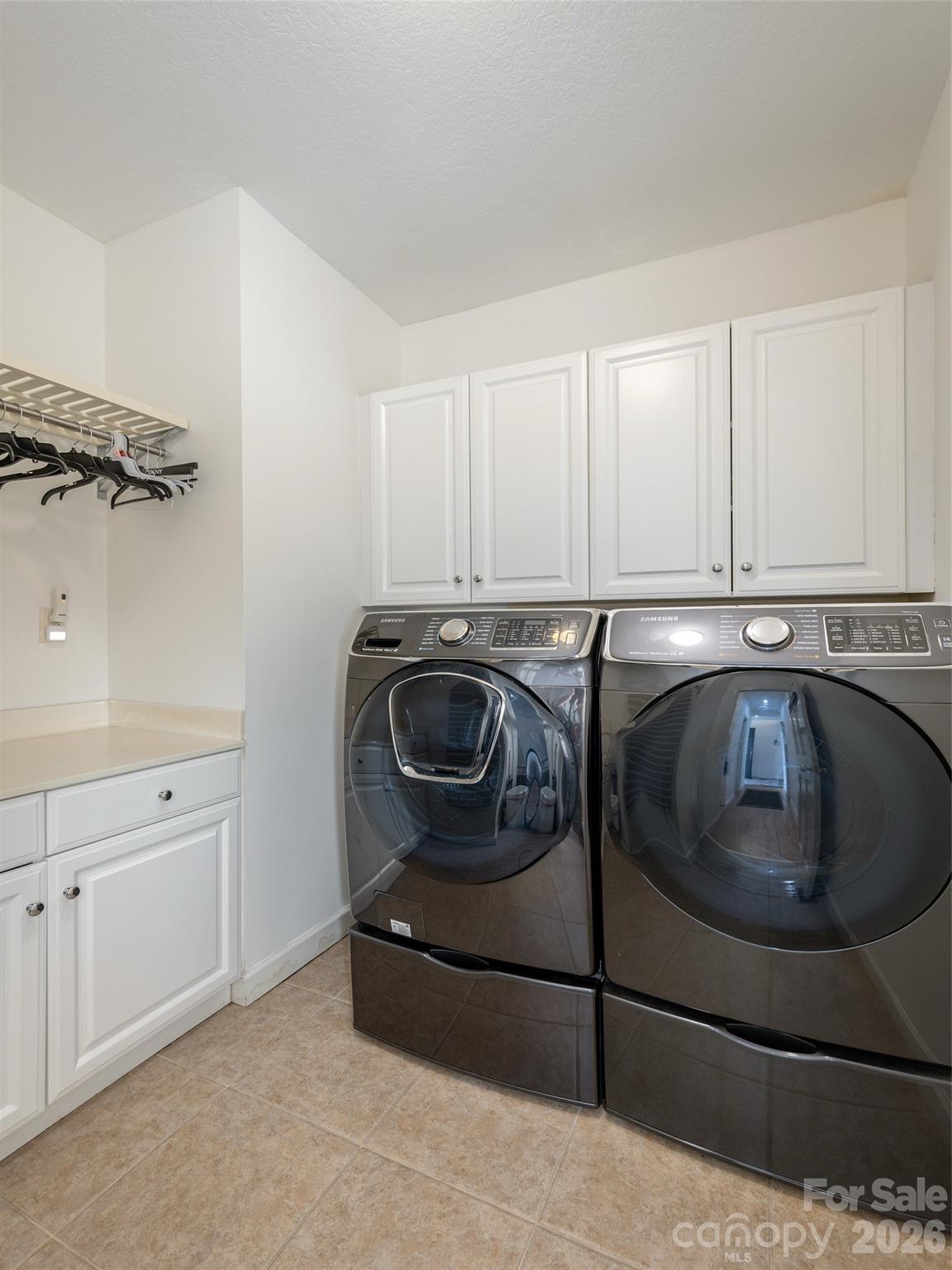 83 Towne Place Drive — Hendersonville