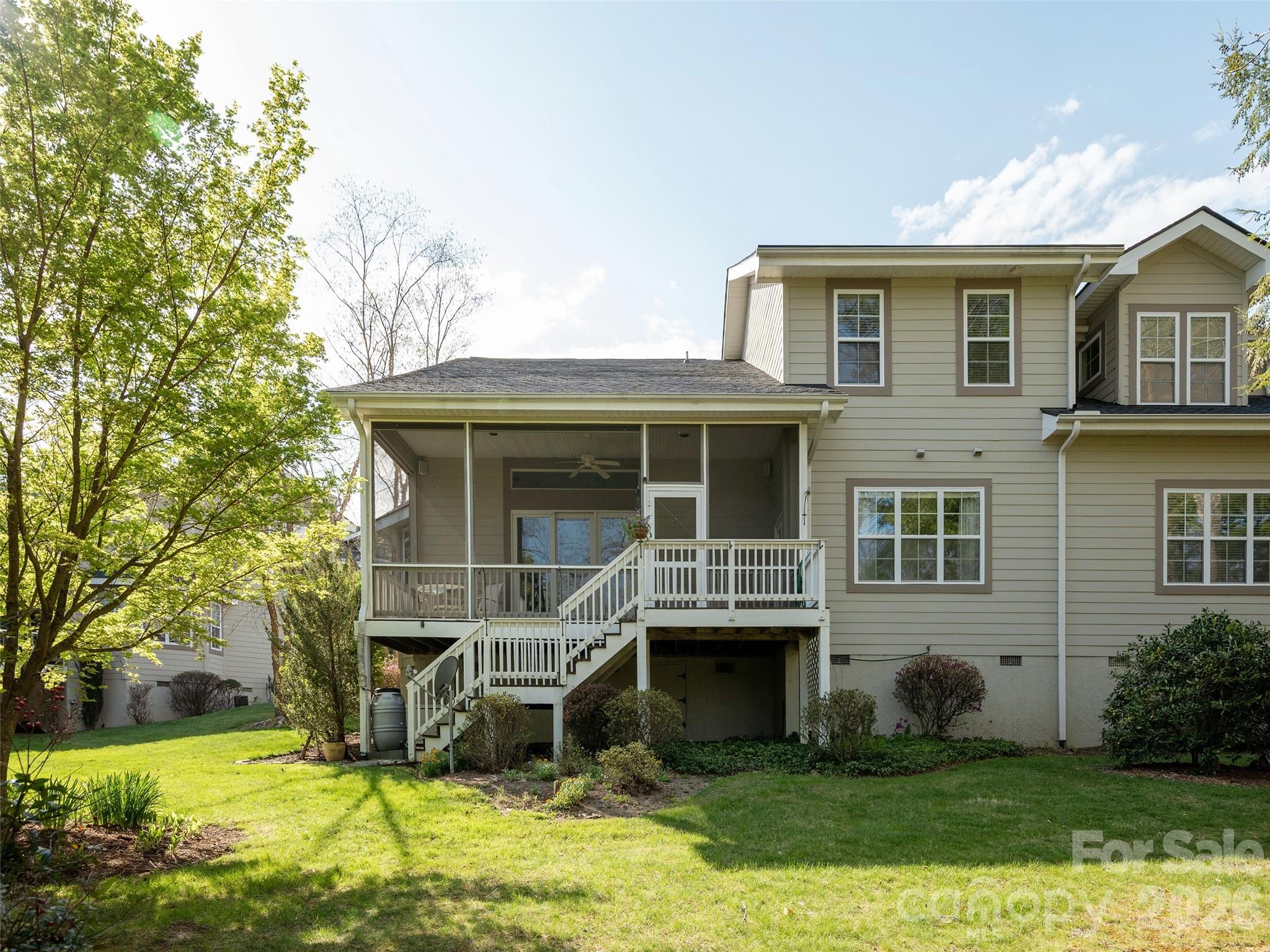83 Towne Place Drive — Hendersonville