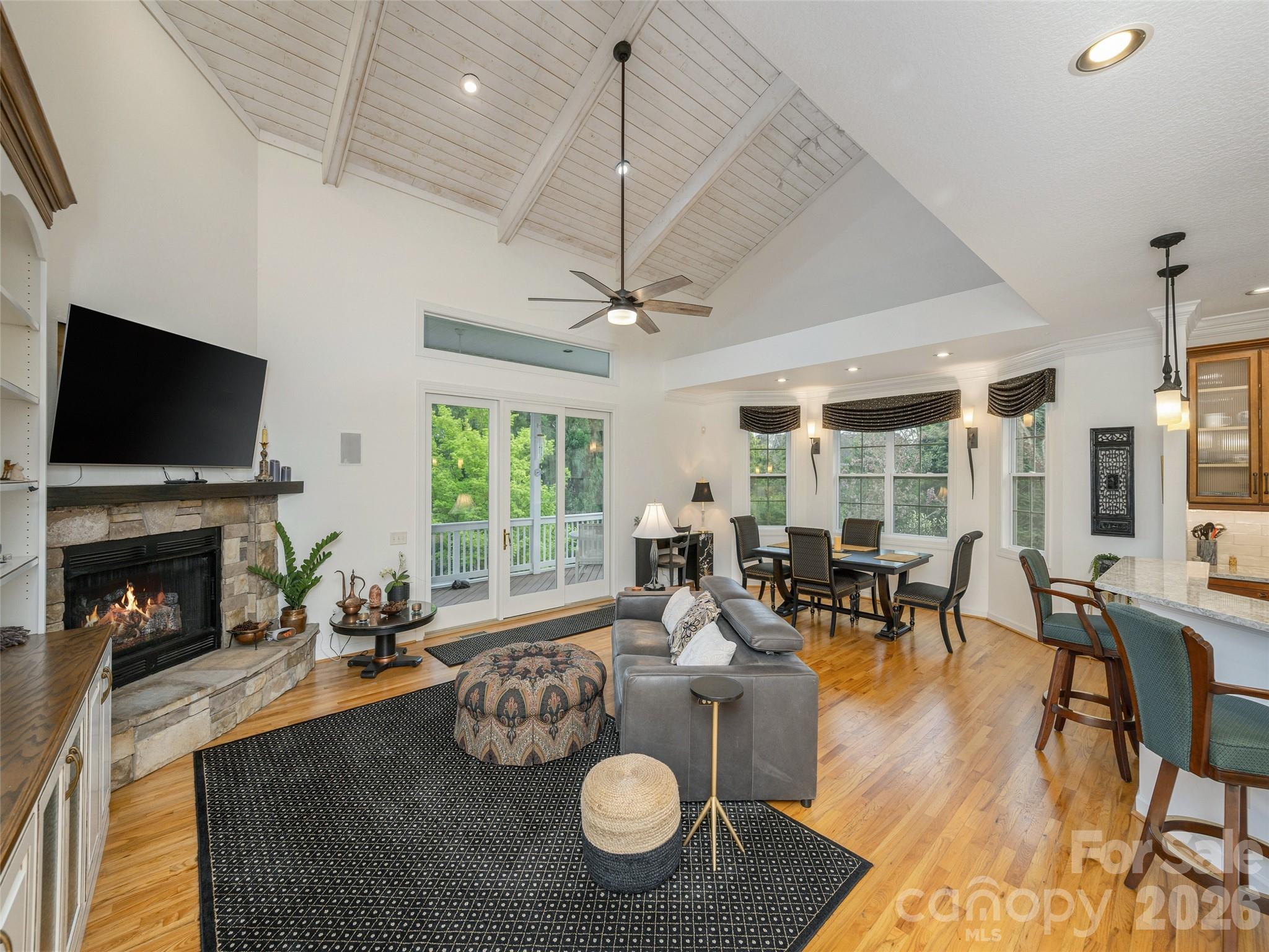 83 Towne Place Drive — Hendersonville