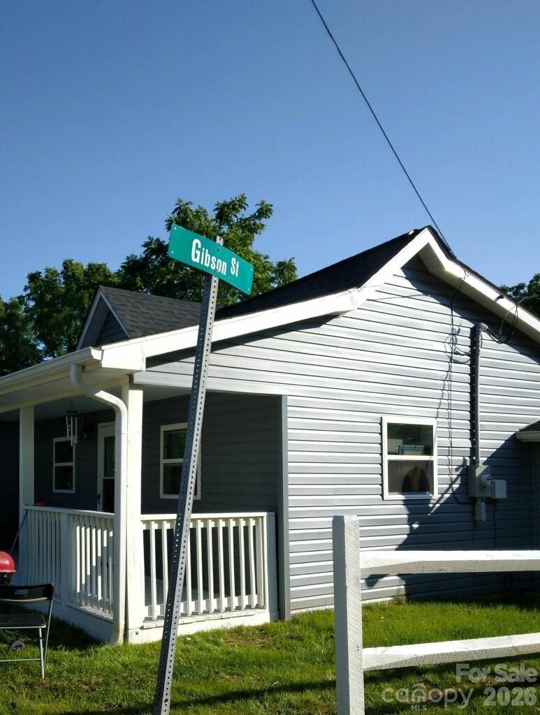146 Underwood Road — Canton