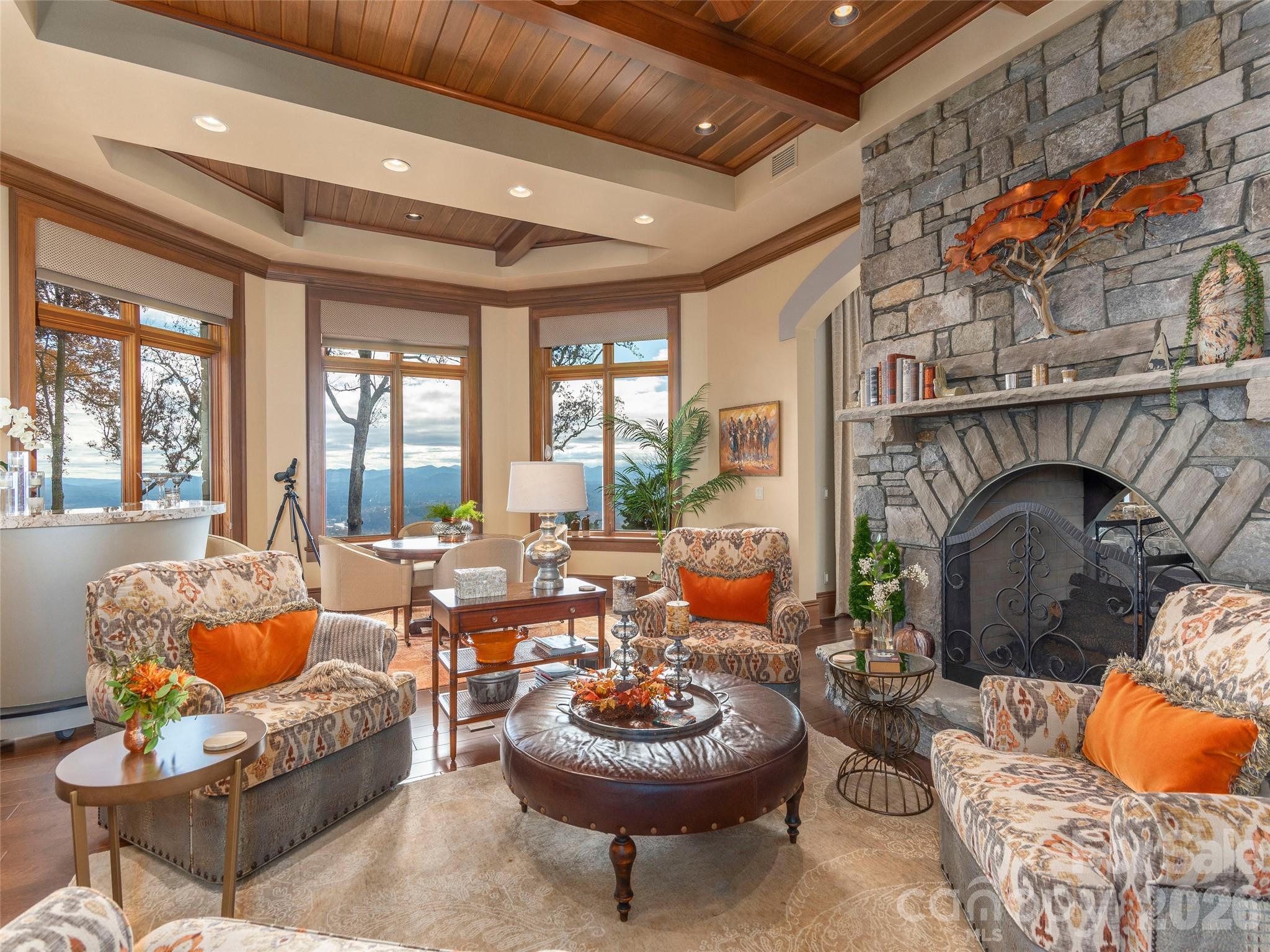 633 Altamont View — Asheville