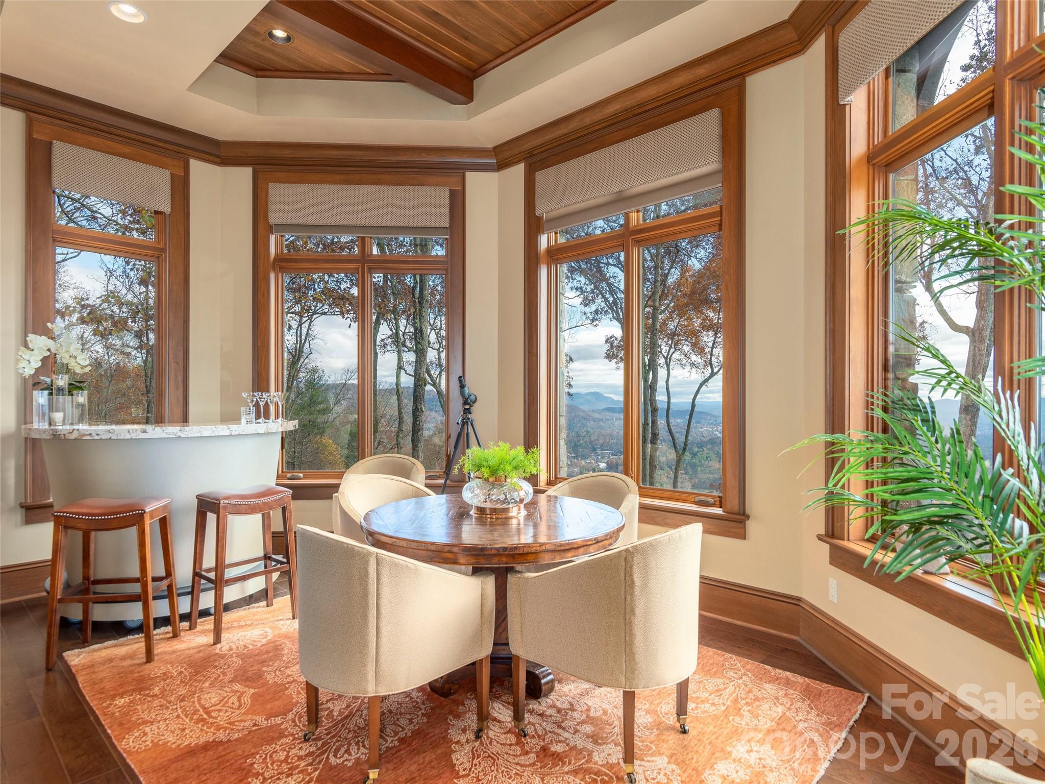 633 Altamont View — Asheville