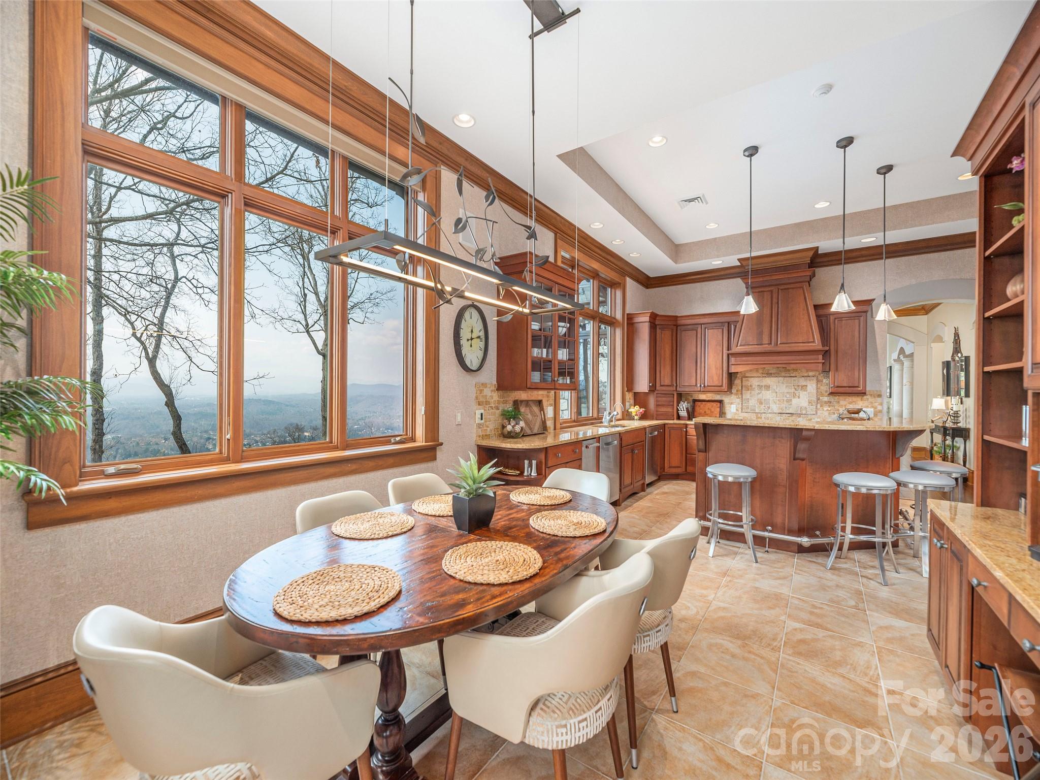 633 Altamont View — Asheville