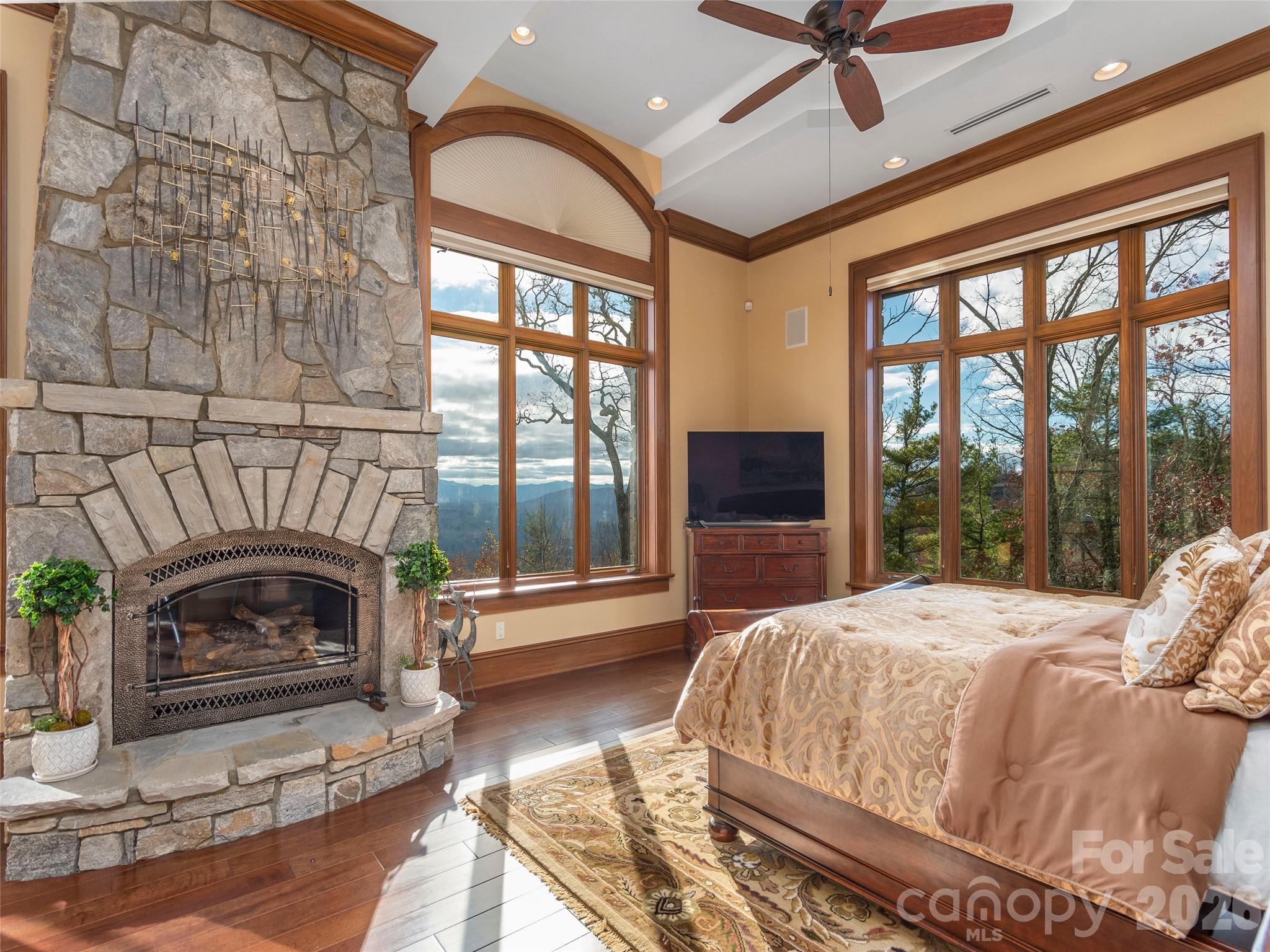 633 Altamont View — Asheville